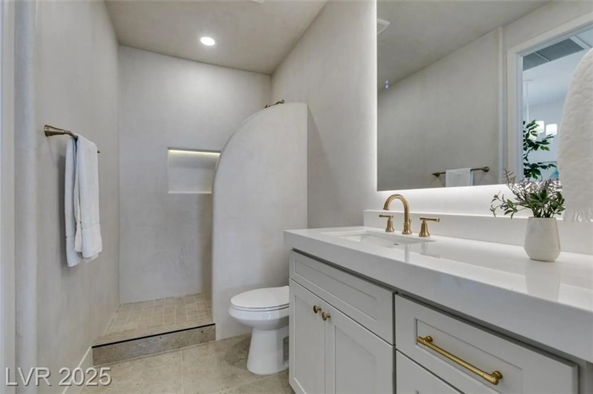 Property Slideshow image 27 of 39 | 2104 hot oak ridge st, Las Vegas, NV, 89134