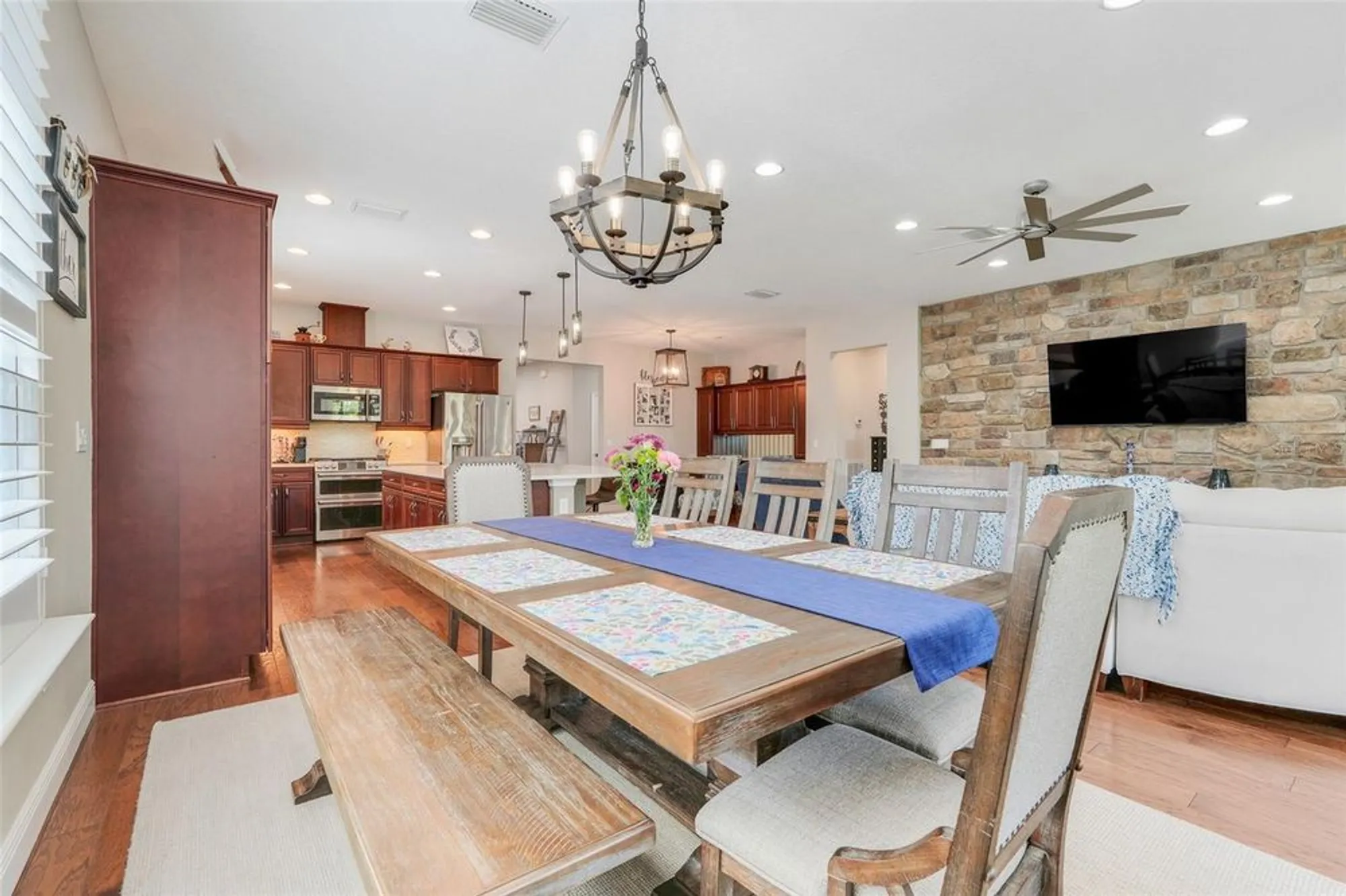 Property Slideshow image 15 of 52 | 815 hidden moss dr, Groveland, FL, 34736
