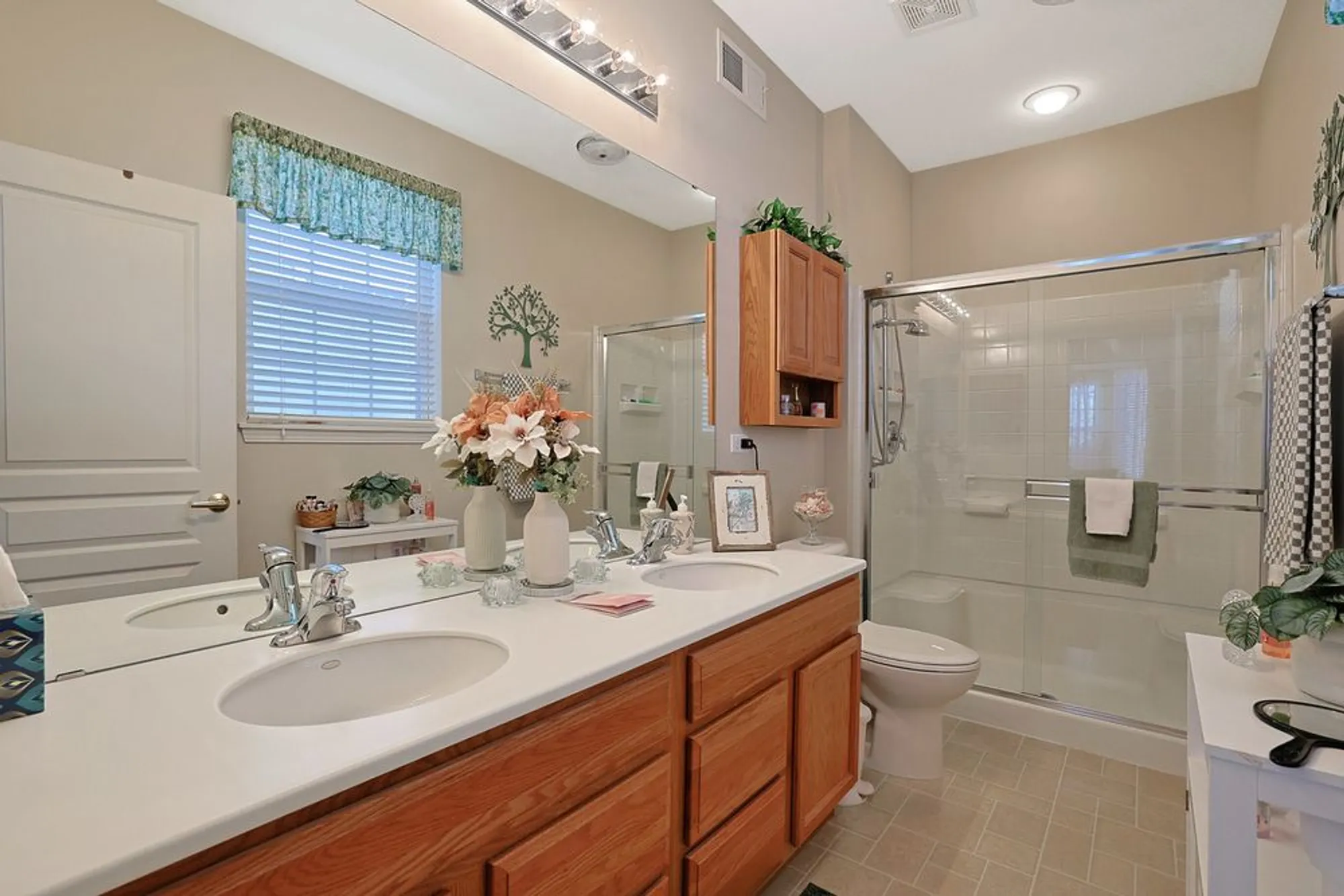 Property Slideshow image 12 of 20 | 11723 evergreen ln, Huntley, IL, 60142