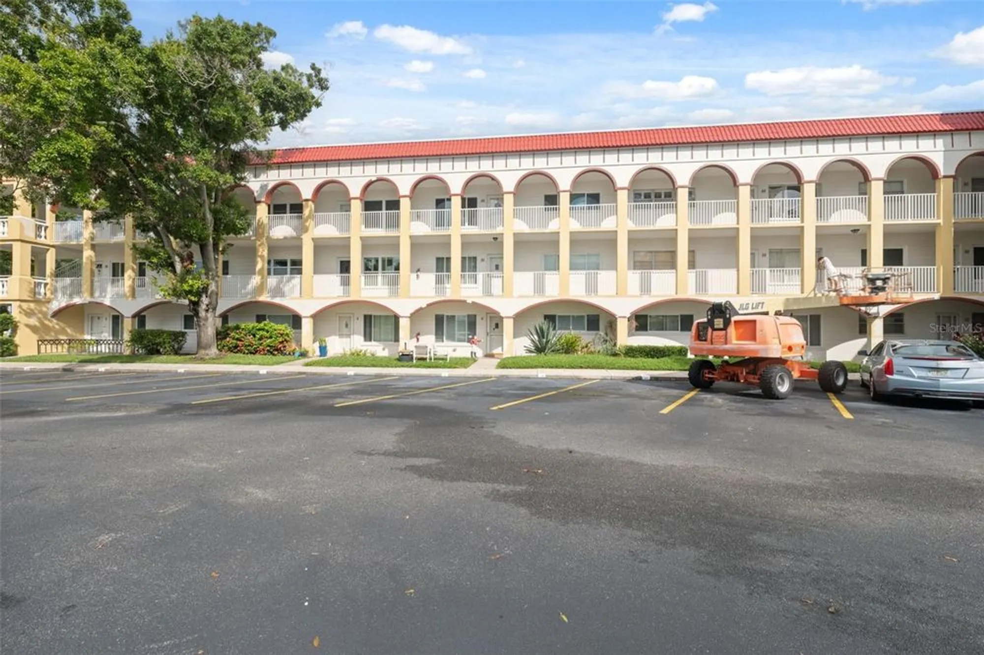 Property Slideshow image 3 of 31 | 2430 florentine way 6, Clearwater, FL, 33763