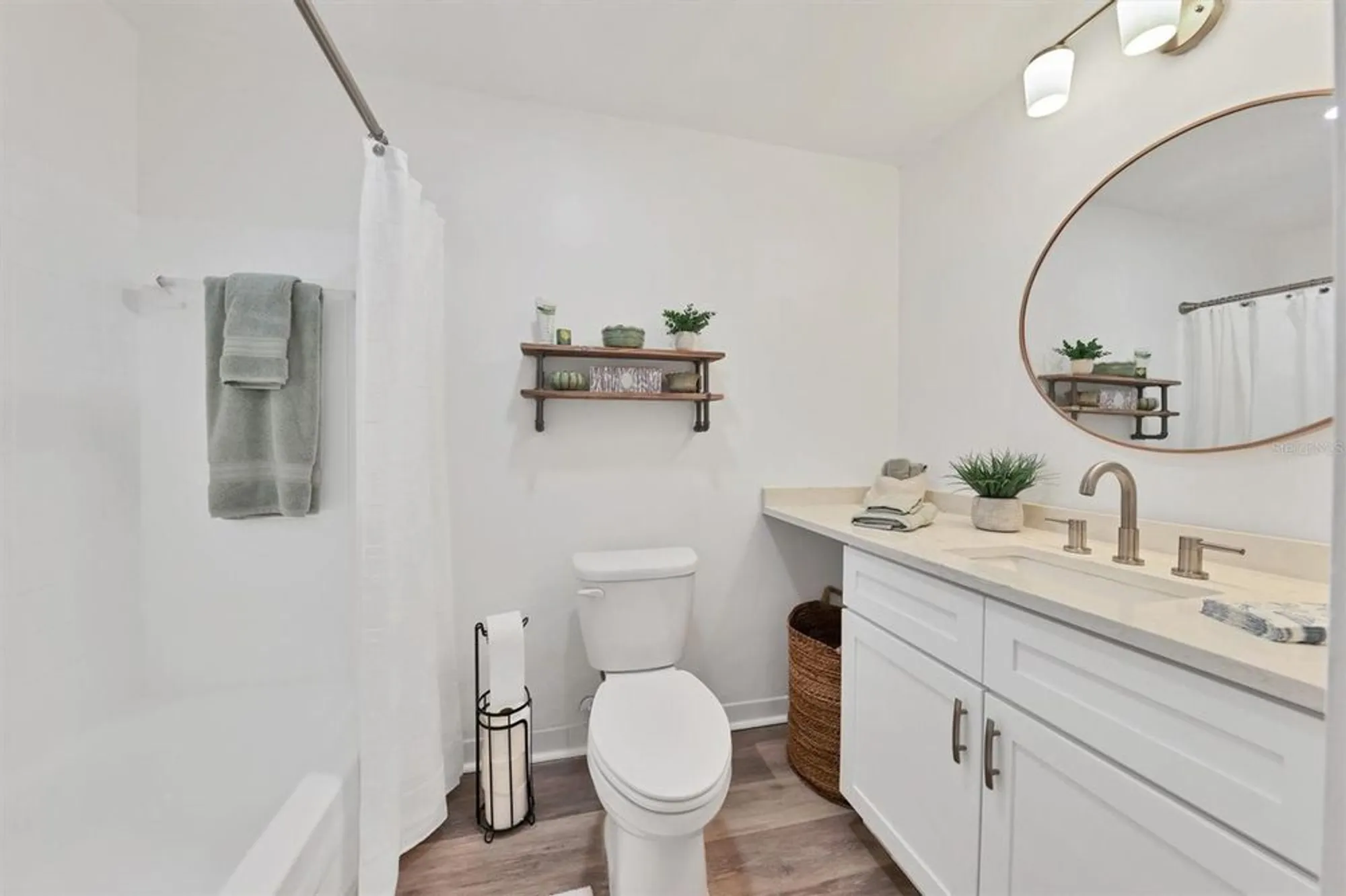 Property Slideshow image 14 of 29 | 102 46th avenue ter w apt 402, Bradenton, FL, 34207