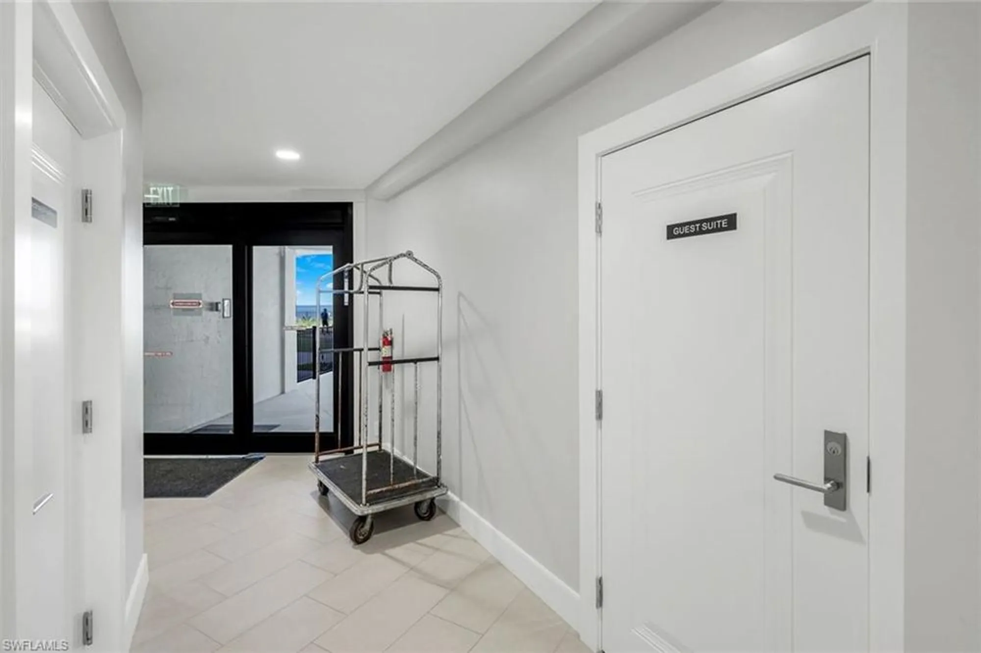 Property Slideshow image 26 of 45 | 3399 gulf shore blvd 203, Naples, FL, 34103