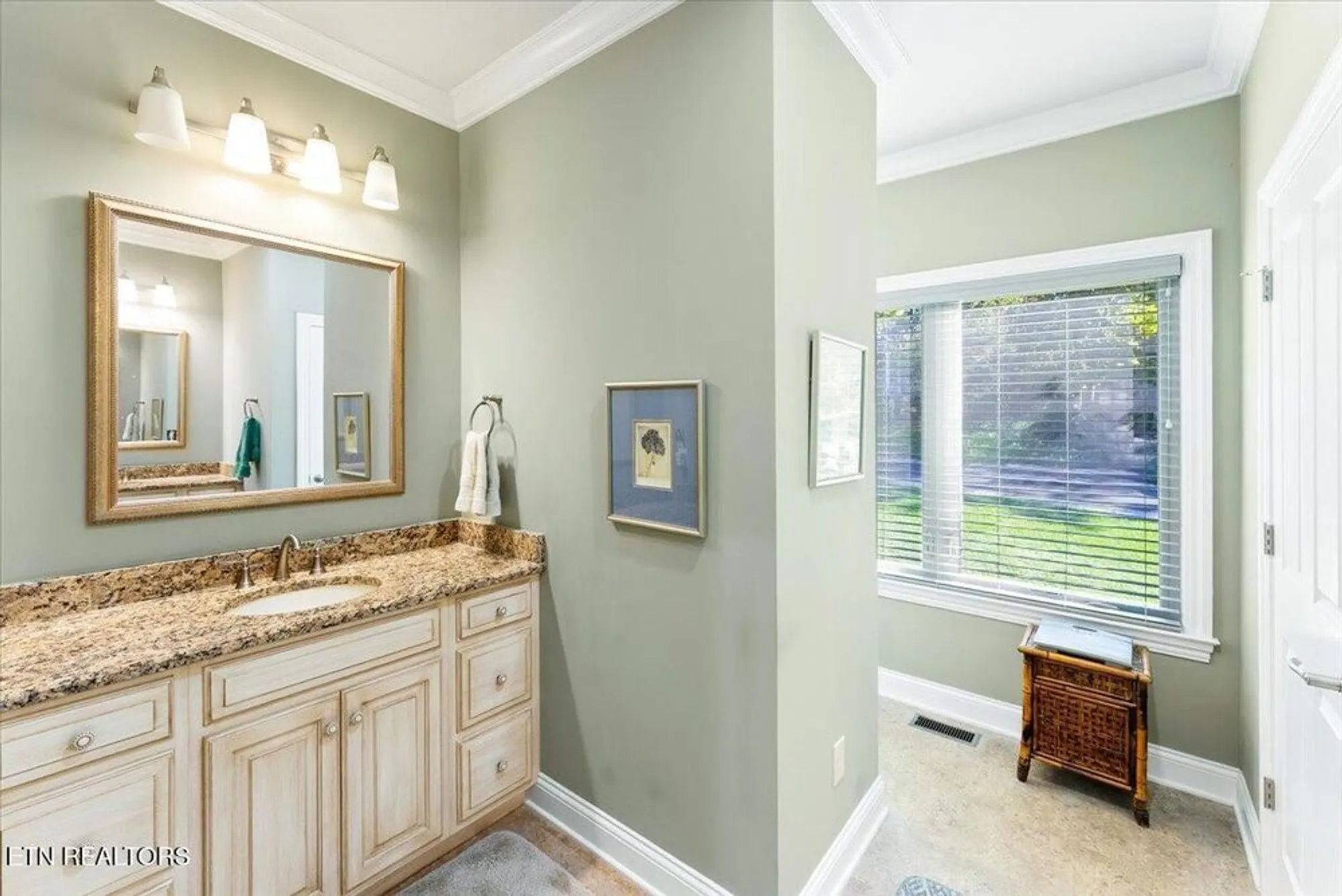 Property Slideshow image 36 of 54 | 400 tanasi way, Loudon, TN, 37774