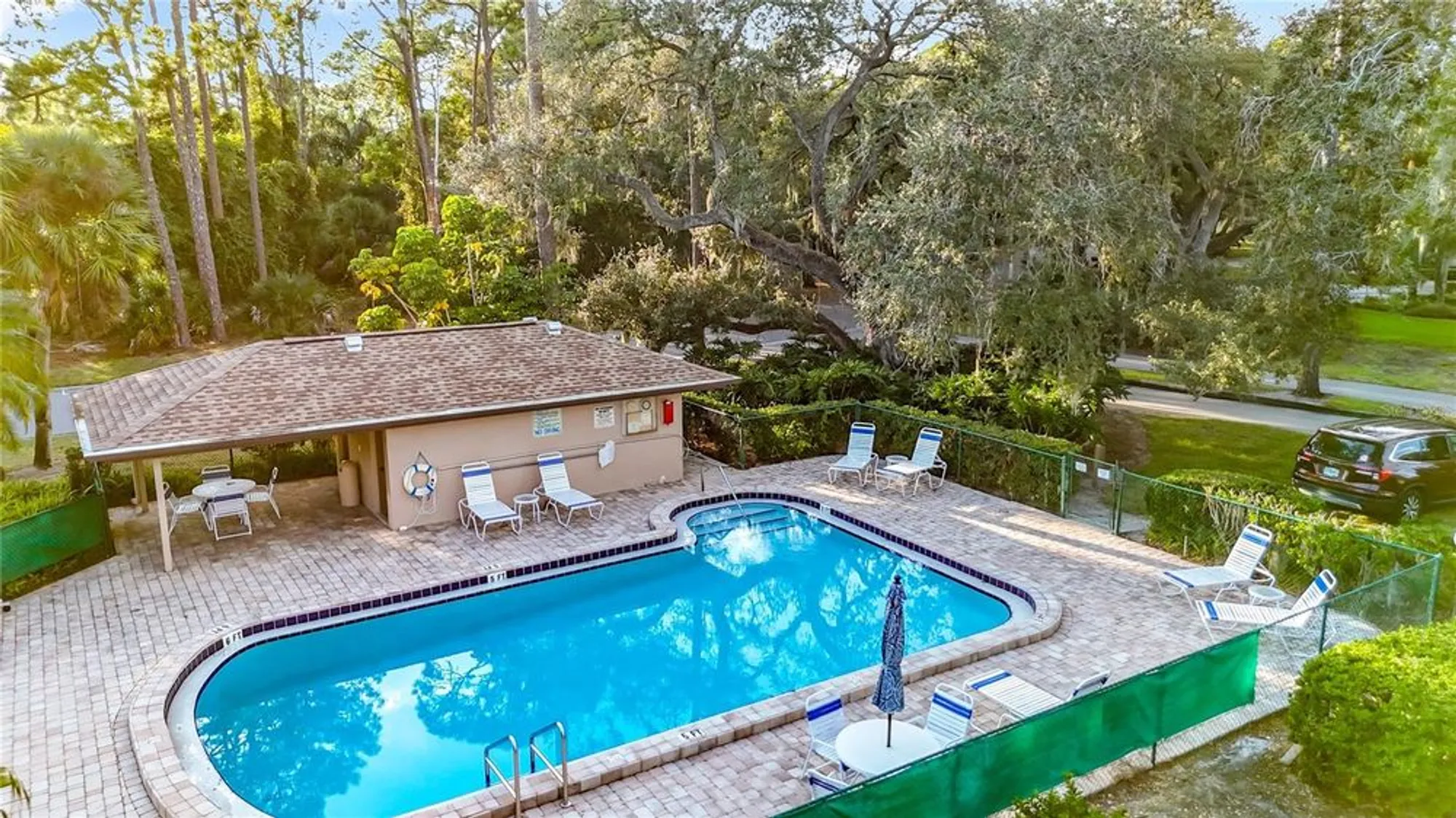 Property Slideshow image 34 of 43 | 4683 oak hollow dr 3, Sarasota, FL, 34241