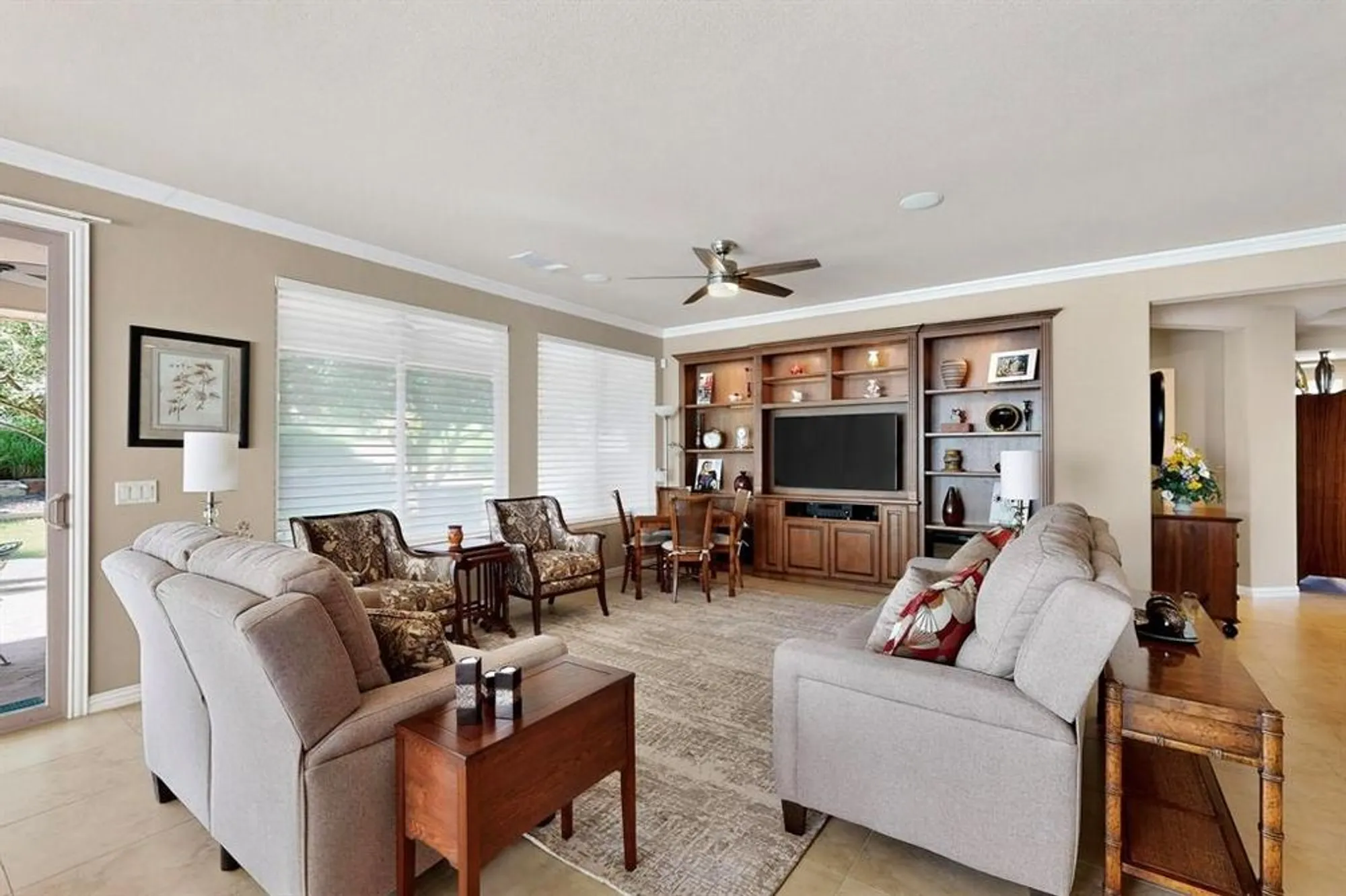 Property Slideshow image 7 of 28 | 9517 crestview dr, Denton, TX, 76207