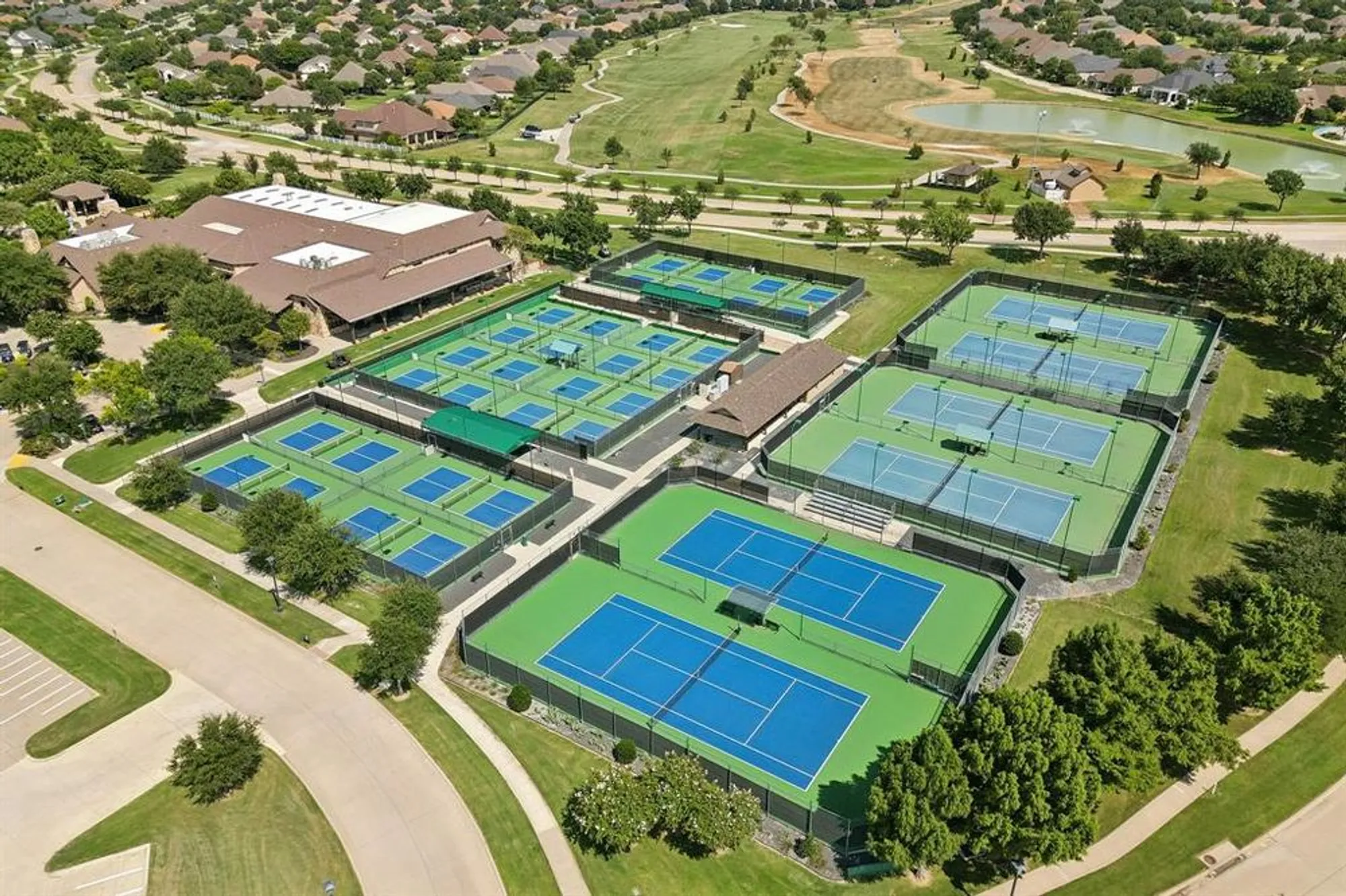 Property Slideshow image 28 of 31 | 10101 southpoint ct, Denton, TX, 76207