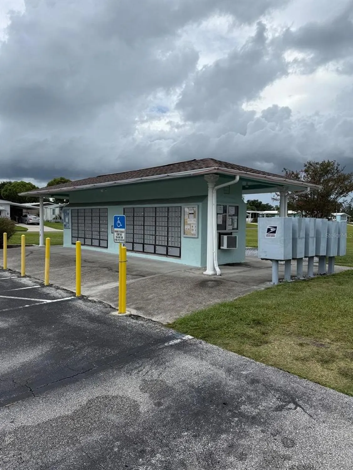 Property Slideshow image 29 of 36 | 1798 fox hill dr, Lakeland, FL, 33810