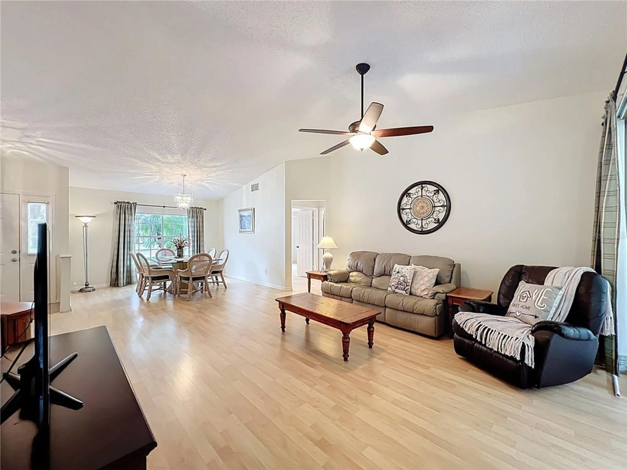 Property Slideshow image 9 of 58 | 5053 el destino dr, Leesburg, FL, 34748