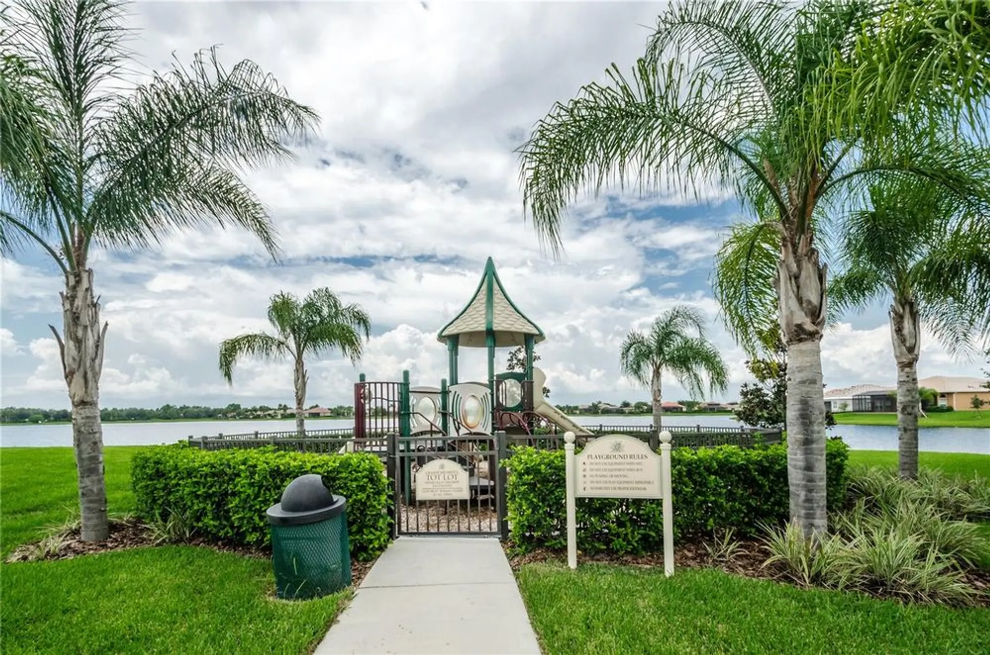 Property Slideshow image 72 of 77 | 4947 sandy brook cir, Wimauma, FL, 33598