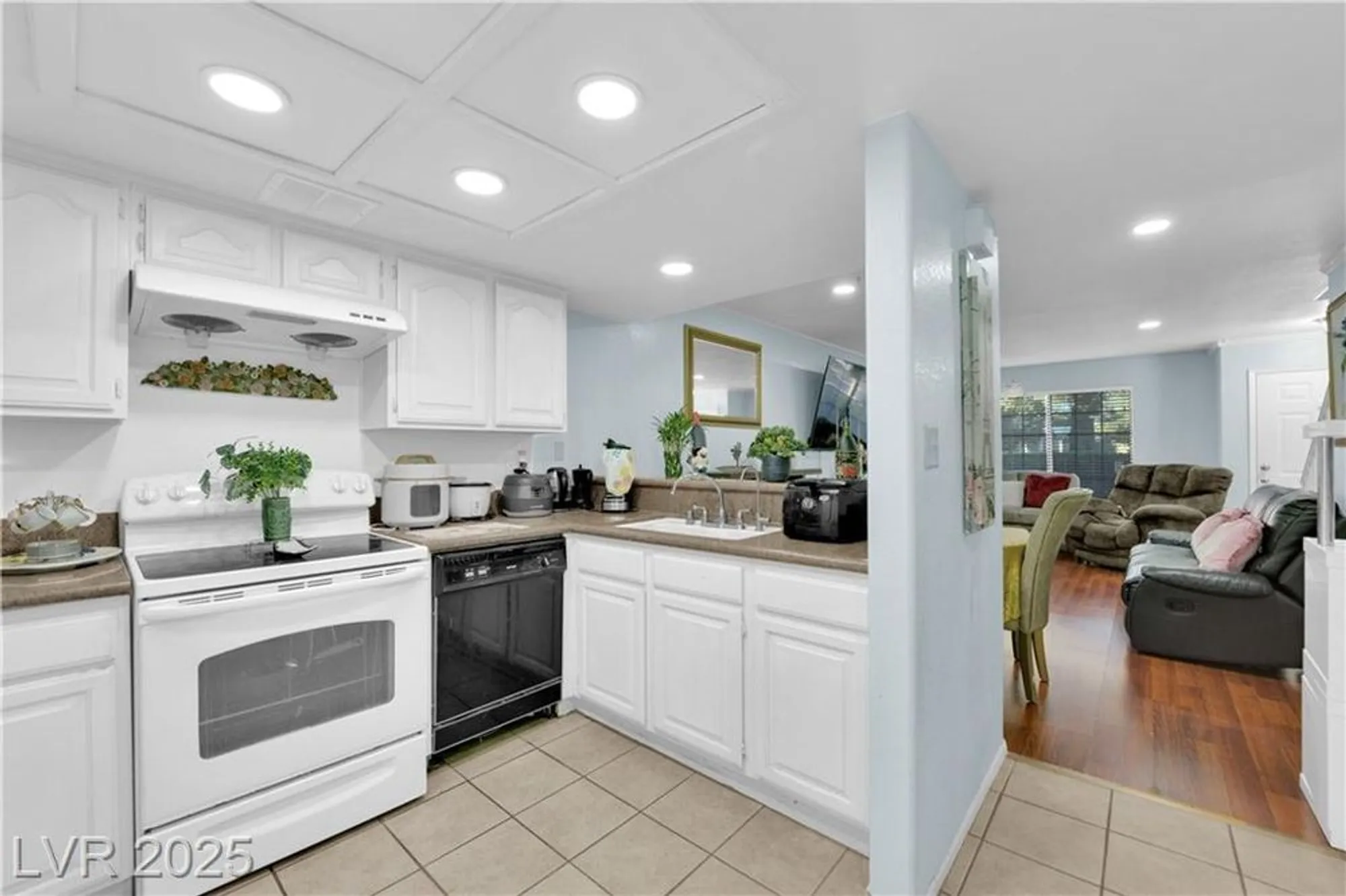 Property Slideshow image 6 of 25 | 2851 s valley view blvd 1132a, Las Vegas, NV, 89102