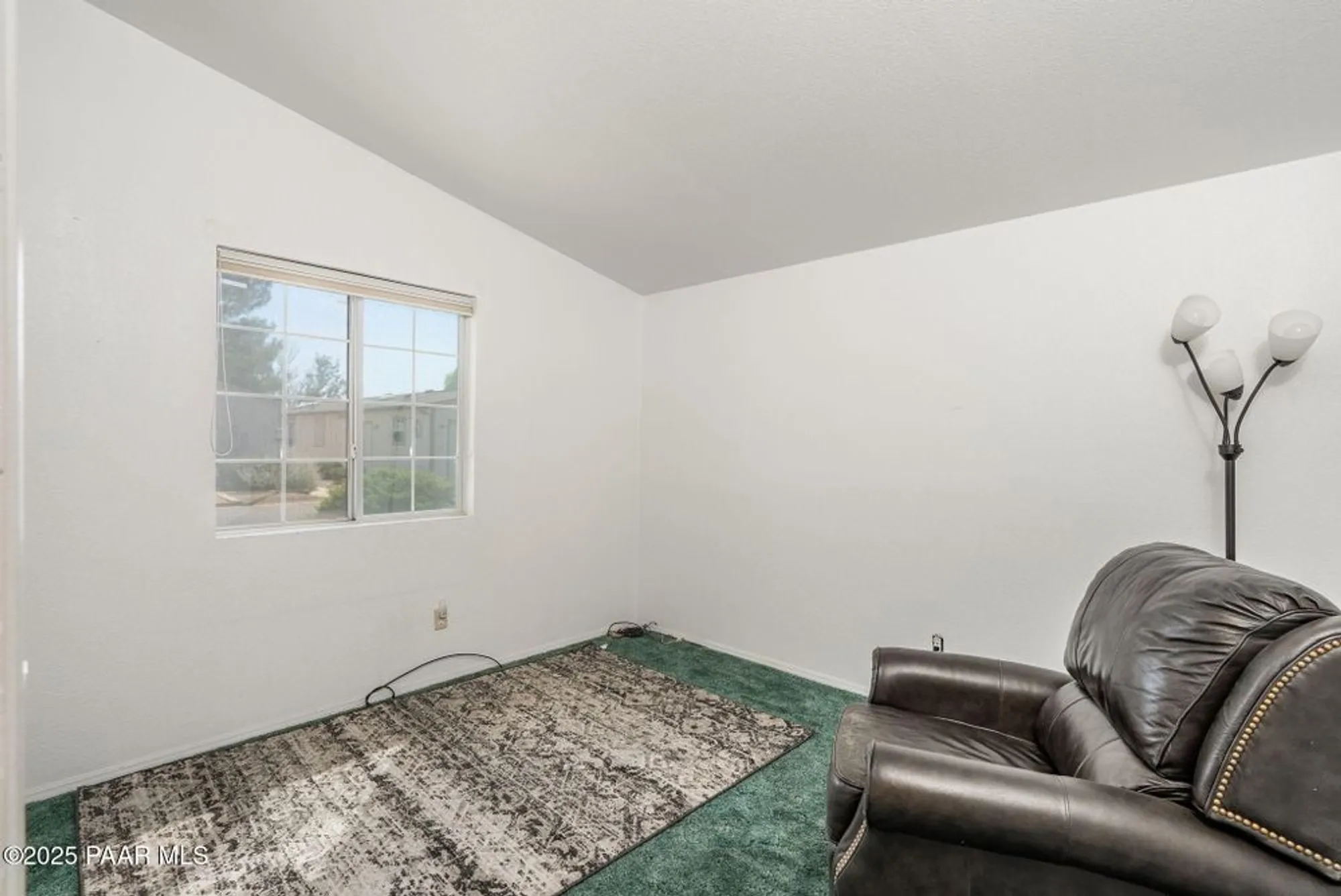 Property Slideshow image 13 of 24 | 624 n blue spruce dr, Dewey-Humboldt, AZ, 86327