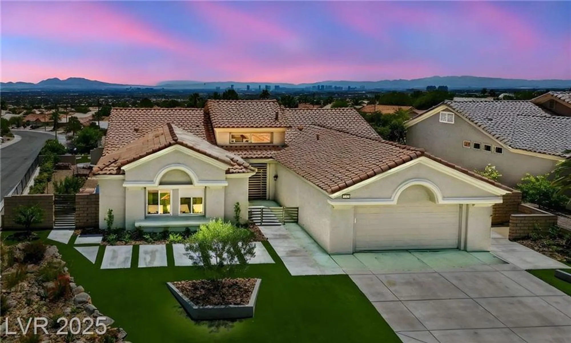 Property Slideshow image 1 of 69 | 2616 faiss dr, Las Vegas, NV, 89134