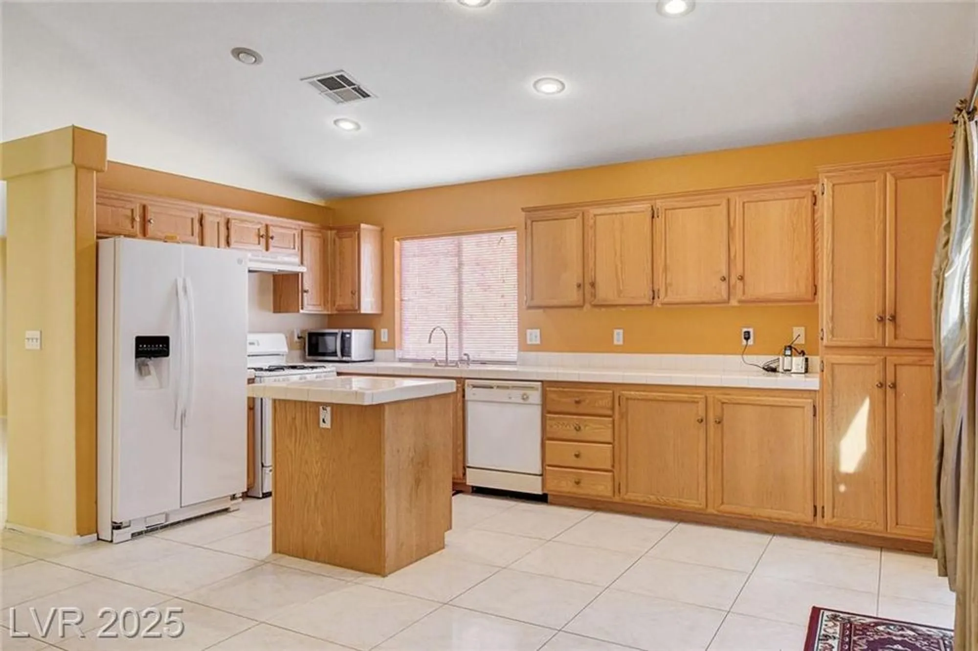 Property Slideshow image 16 of 40 | 5524 morningcross st, Las Vegas, NV, 89130