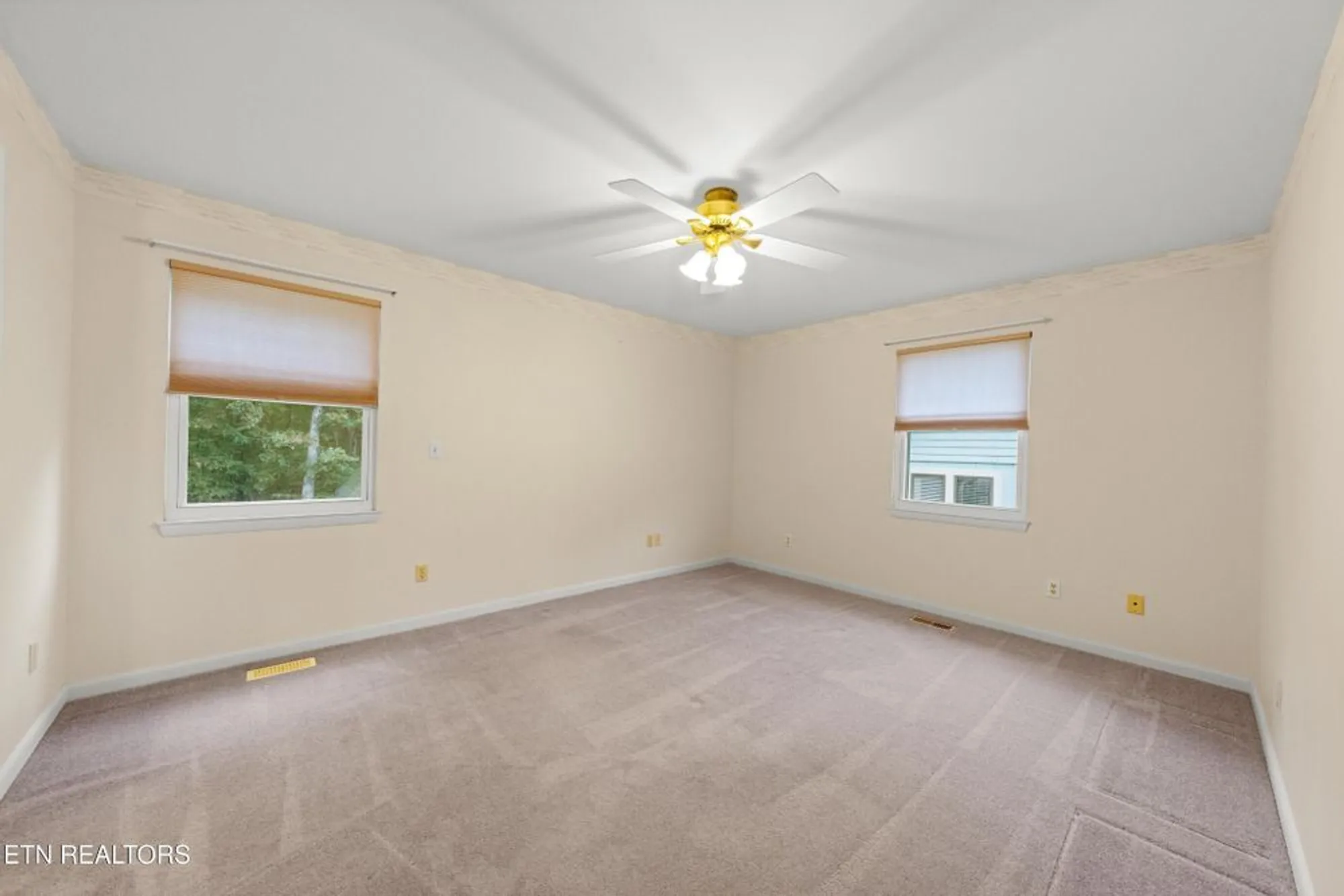 Property Slideshow image 17 of 29 | 238 lakeview dr, Crossville, TN, 38558