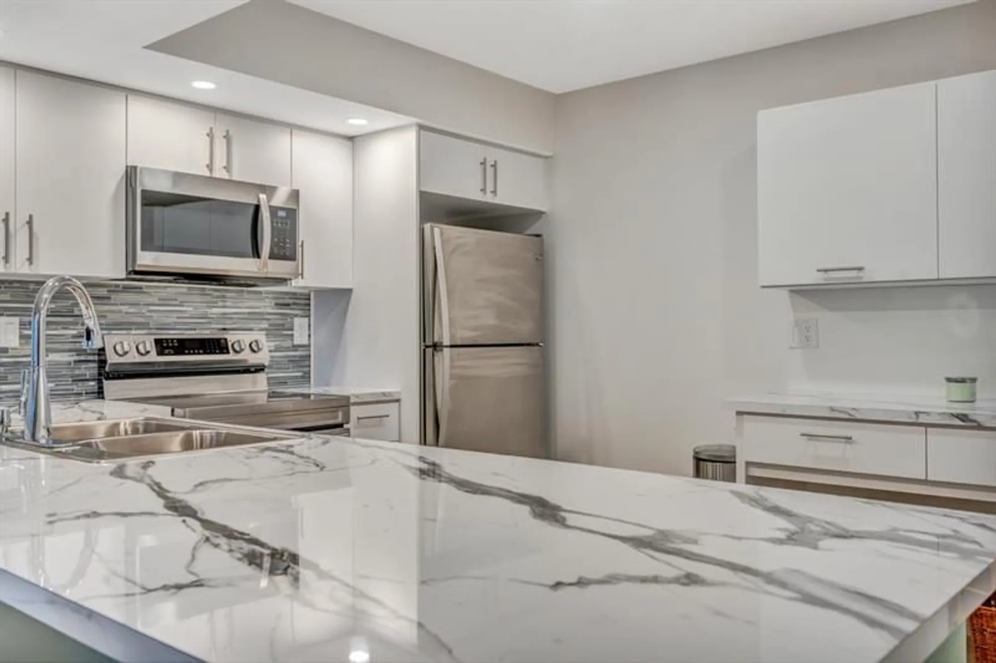 Property Slideshow image 6 of 46 | 4750 nw 22nd ct 417, Lauderhill, FL, 33313