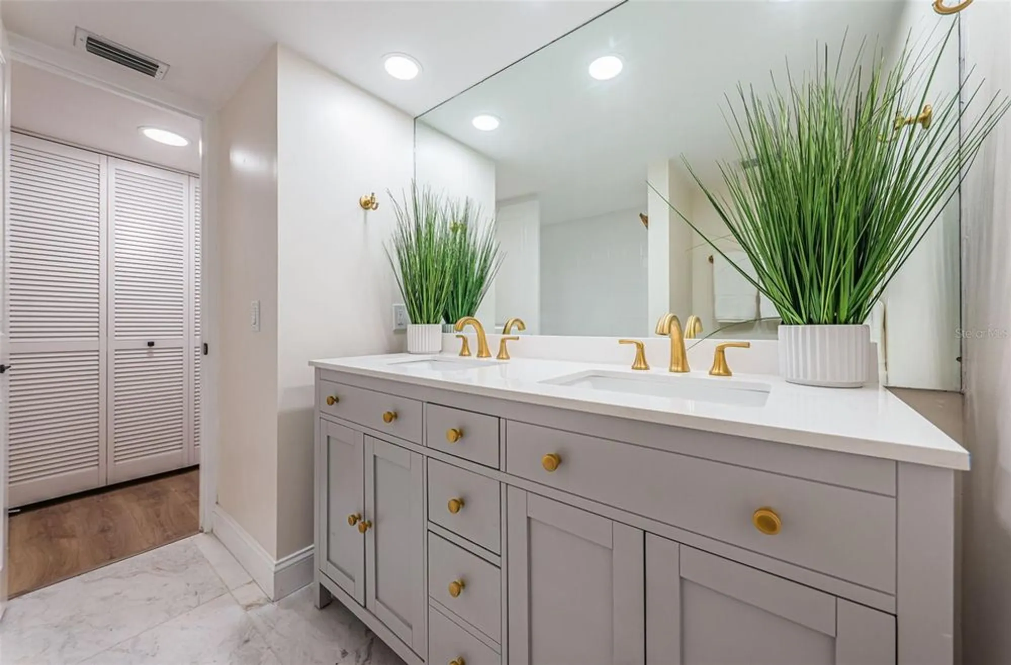Property Slideshow image 31 of 66 | 7400 sun island dr 806, South Pasadena, FL, 33707