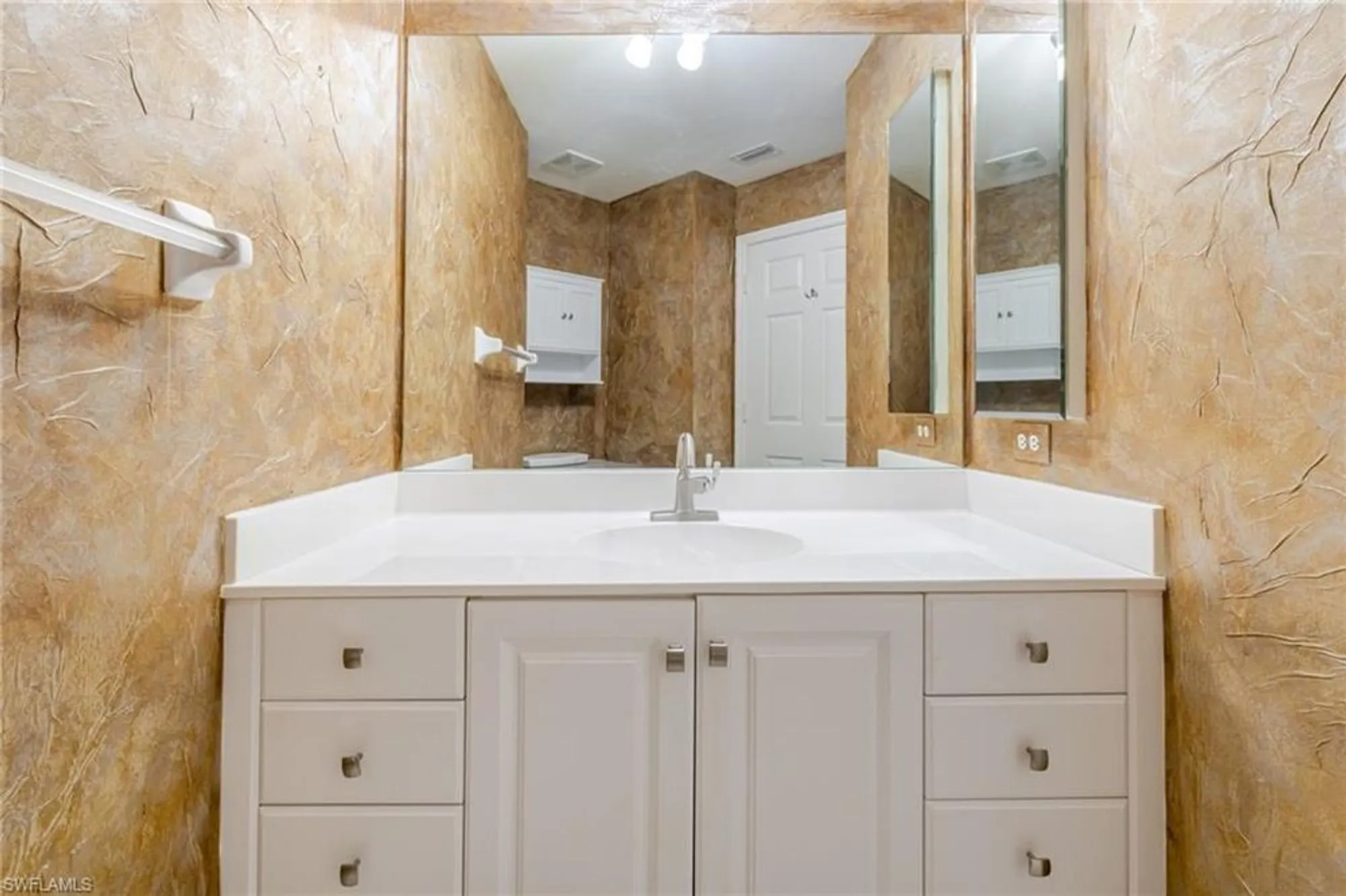 Property Slideshow image 16 of 37 | 20211 burnside pl 203, Estero, FL, 33928