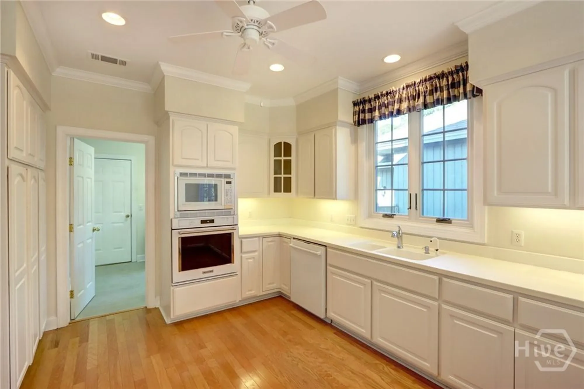 Property Slideshow image 19 of 45 | 2 breakfast ct, Savannah, GA, 31411
