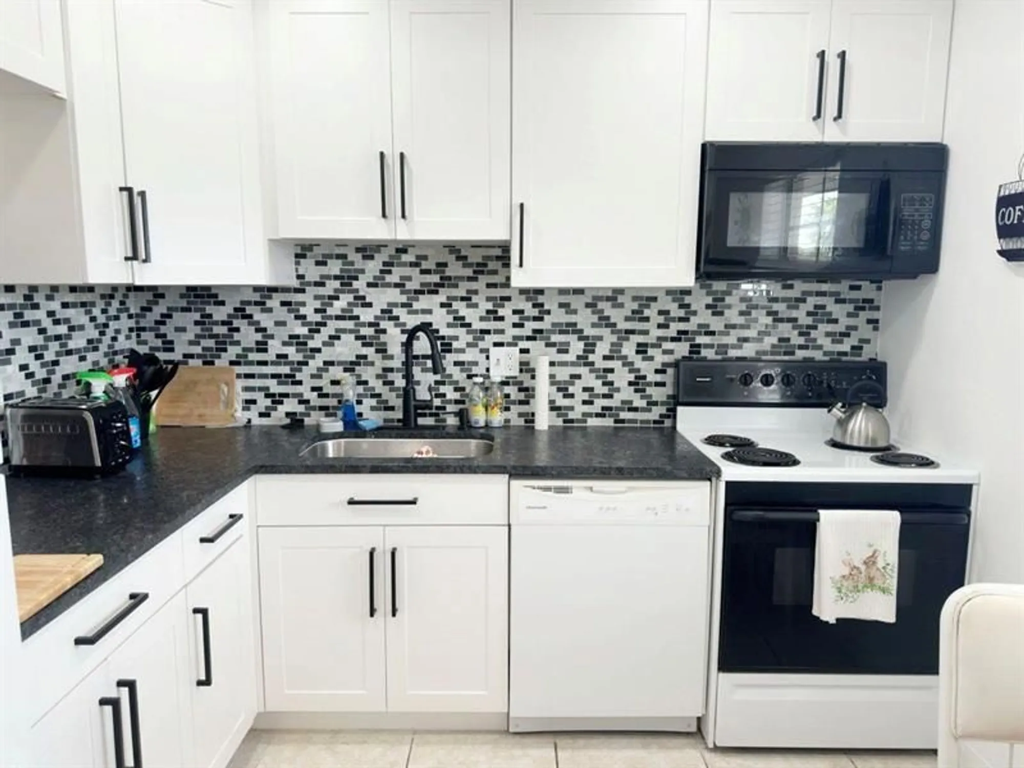 Property Slideshow image 5 of 8 | 7505 nw 5th pl apt 203, Margate, FL, 33063