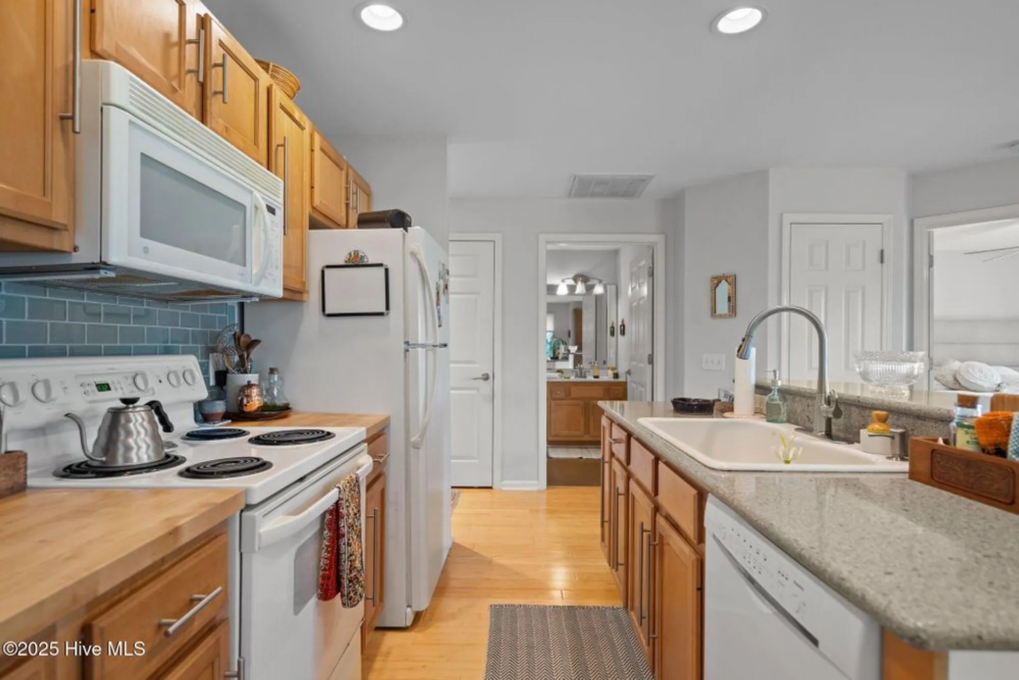 Property Slideshow image 10 of 38 | 3350 club villa dr se unit 1206, Southport, NC, 28461