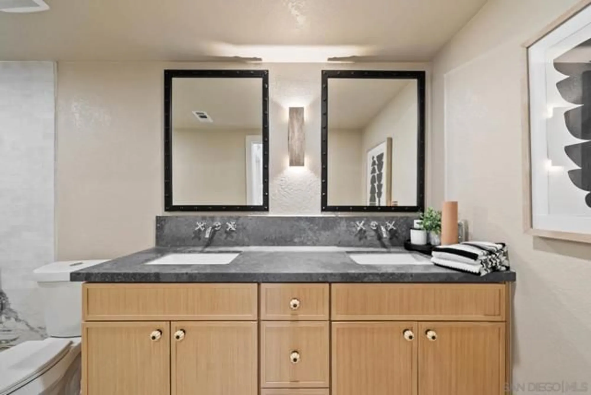 Property Slideshow image 4 of 29 | 4946 kalamis way, Oceanside, CA, 92056