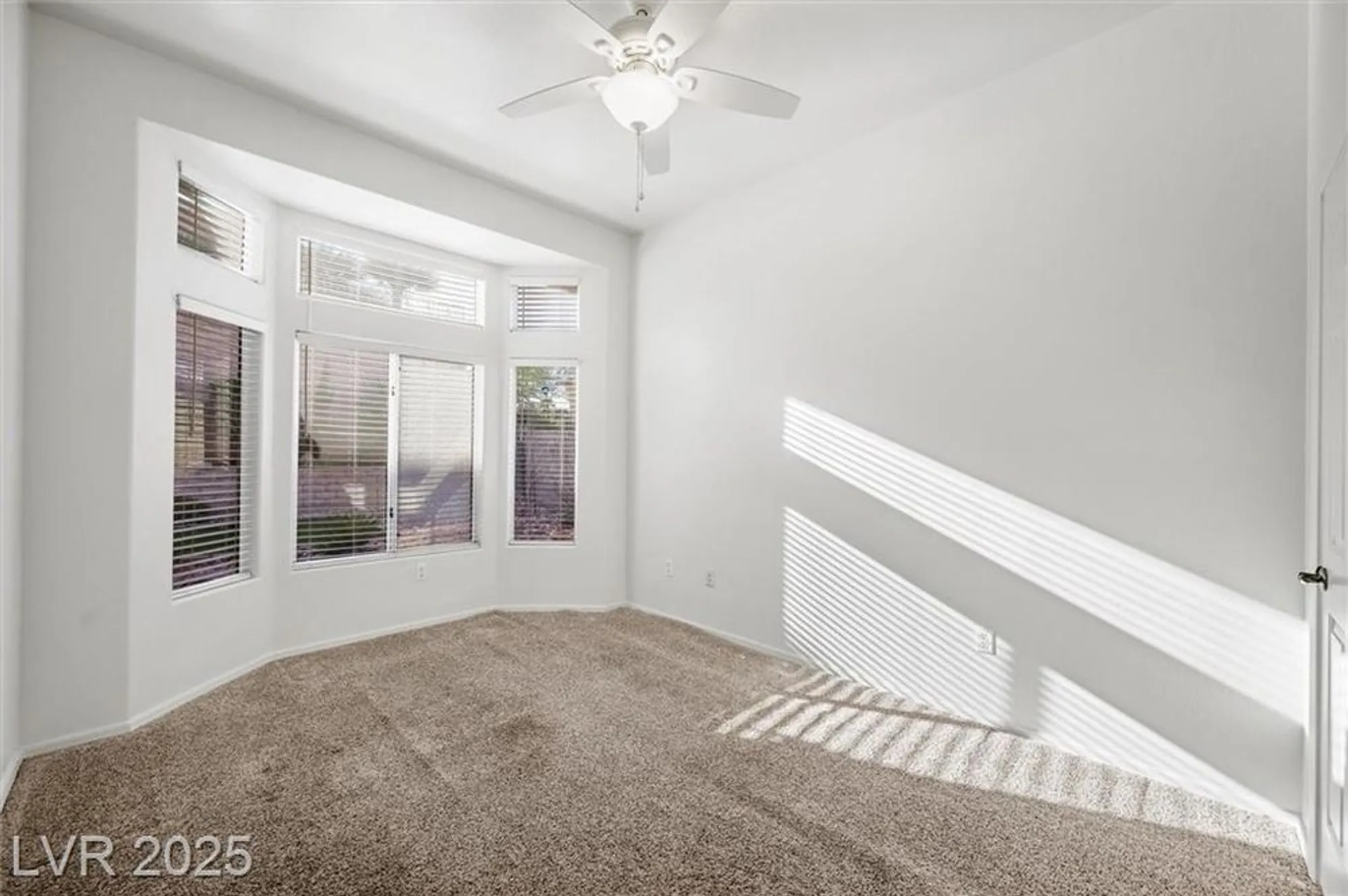 Property Slideshow image 29 of 52 | 2725 byron dr, Las Vegas, NV, 89134
