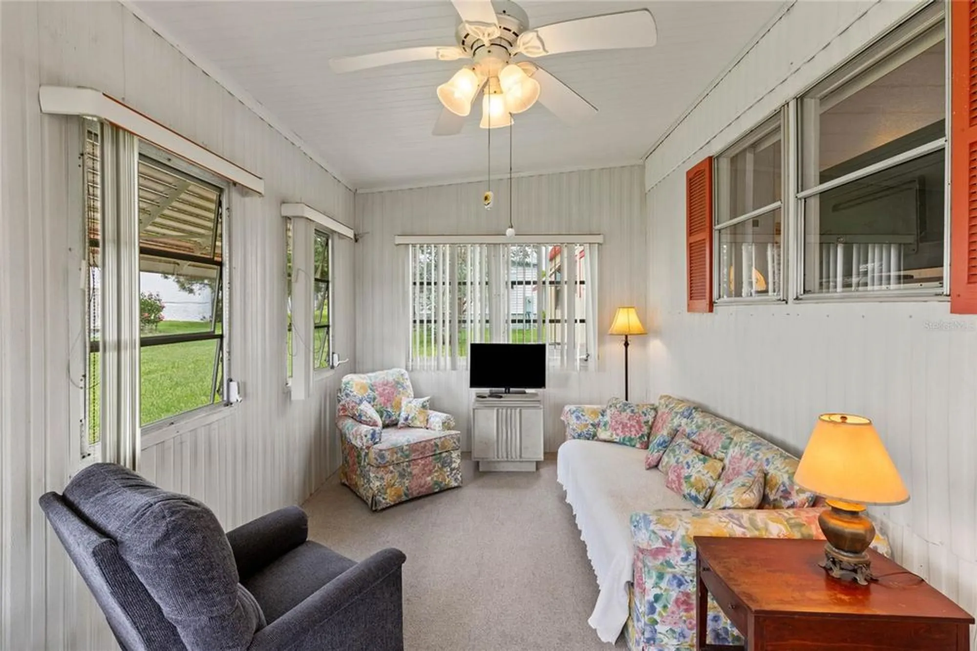 Property Slideshow image 13 of 27 | 805 royal palm ave, The Villages, FL, 32159