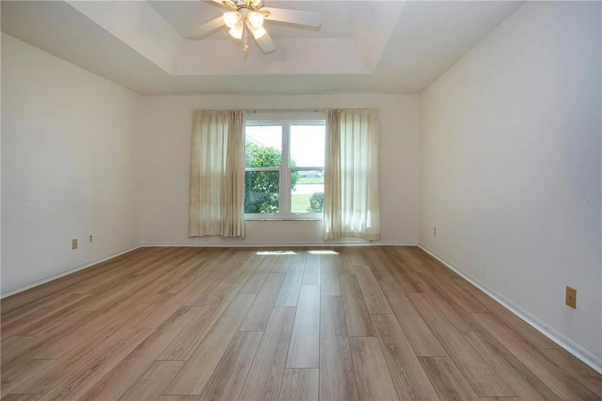 Property Slideshow image 28 of 60 | 2016 new bedford dr, Sun City Center, FL, 33573