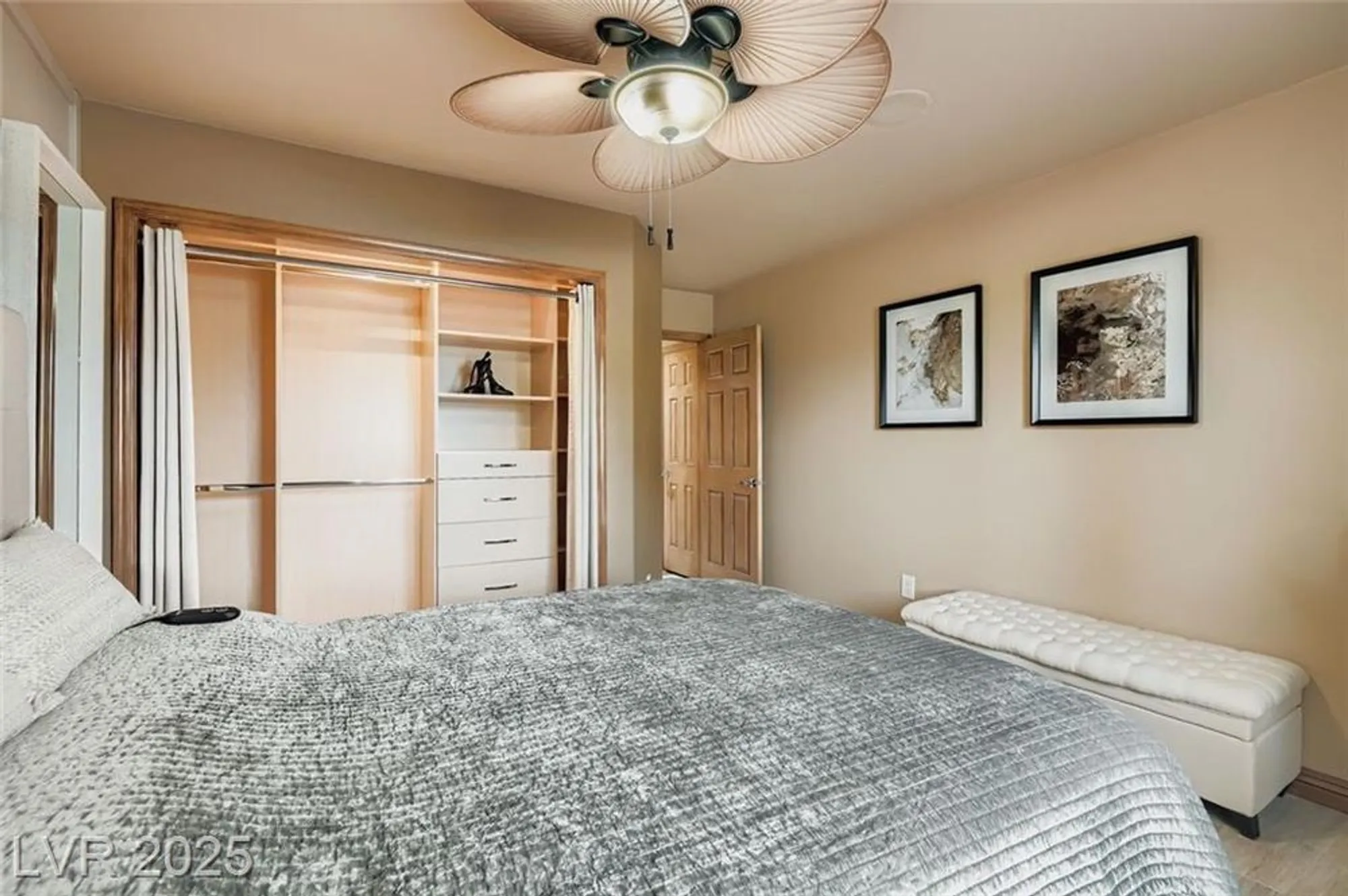 Property Slideshow image 21 of 32 | 9101 villa ridge dr, Las Vegas, NV, 89134