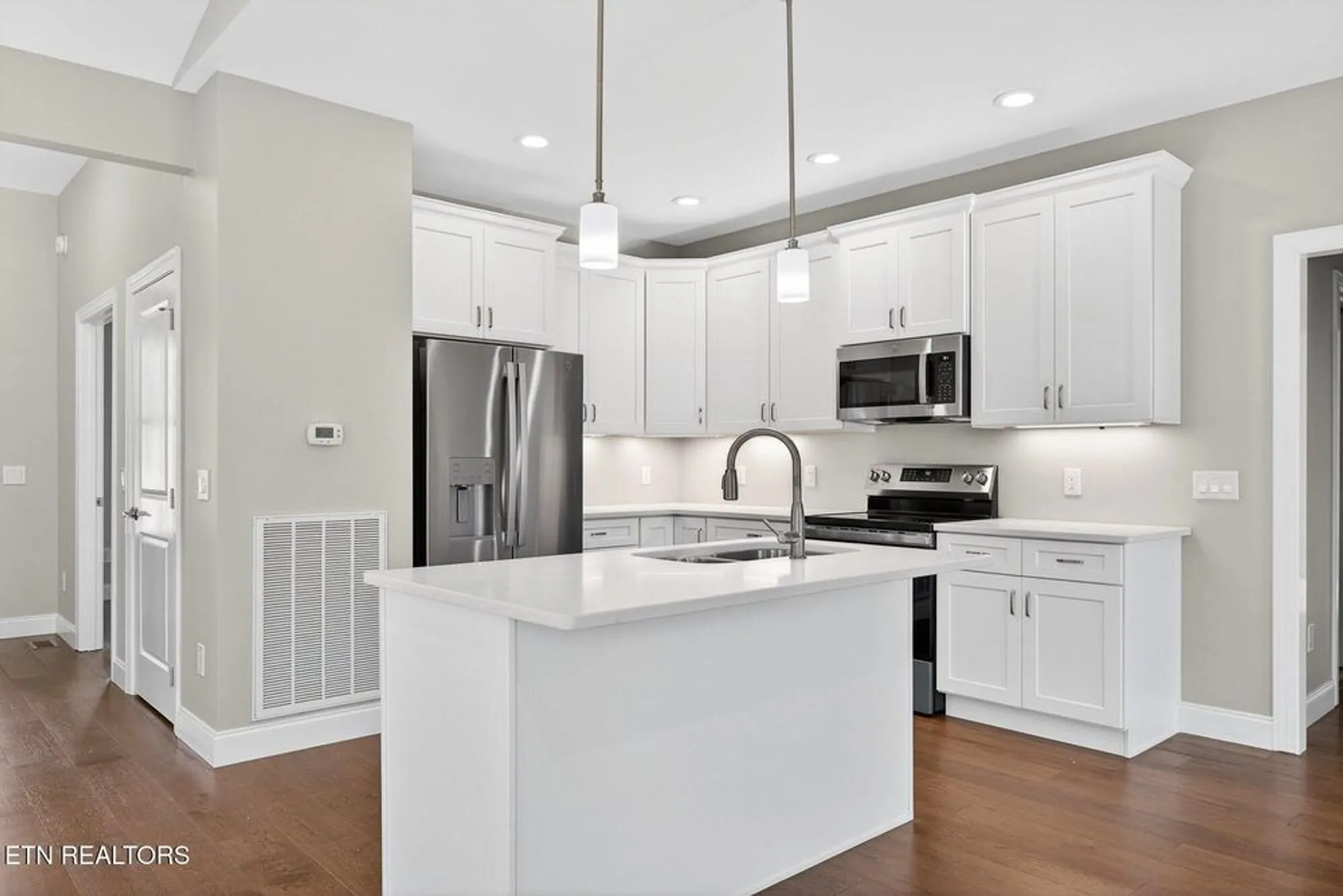 Property Slideshow image 9 of 43 | 145 lakeside dr, Crossville, TN, 38558