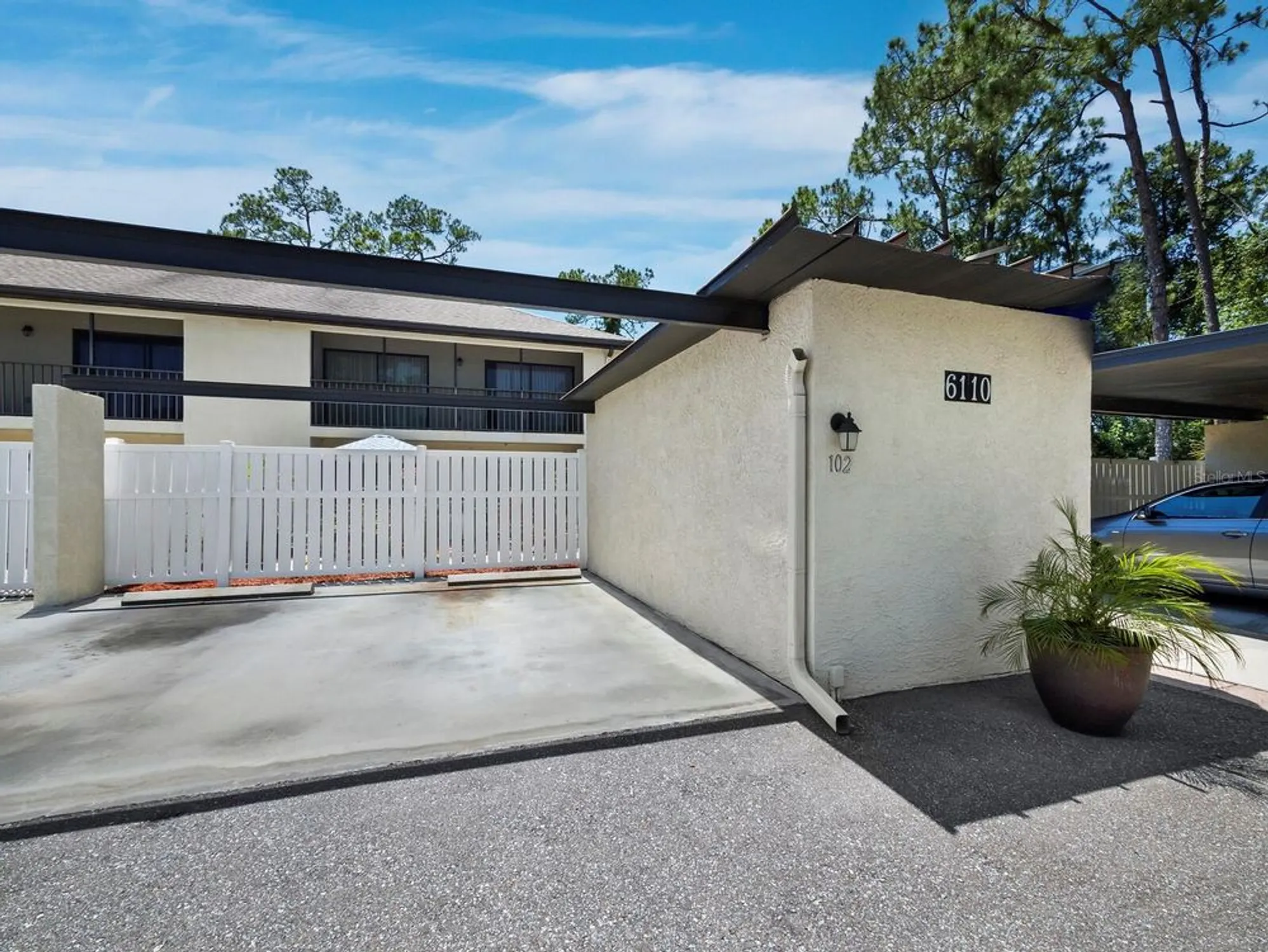 Property Slideshow image 6 of 67 | 6110 country club way 102, Sarasota, FL, 34243