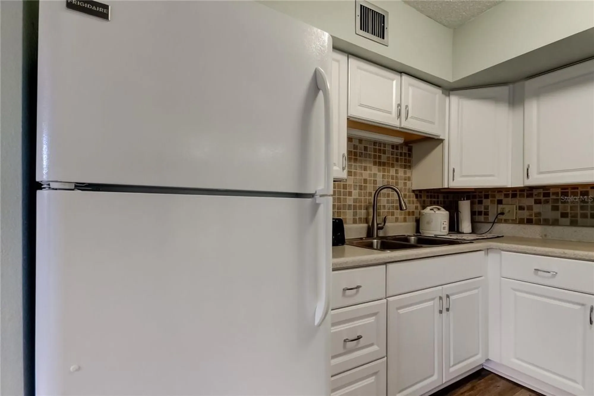 Property Slideshow image 18 of 46 | 2460 persian dr 26, Clearwater, FL, 33763