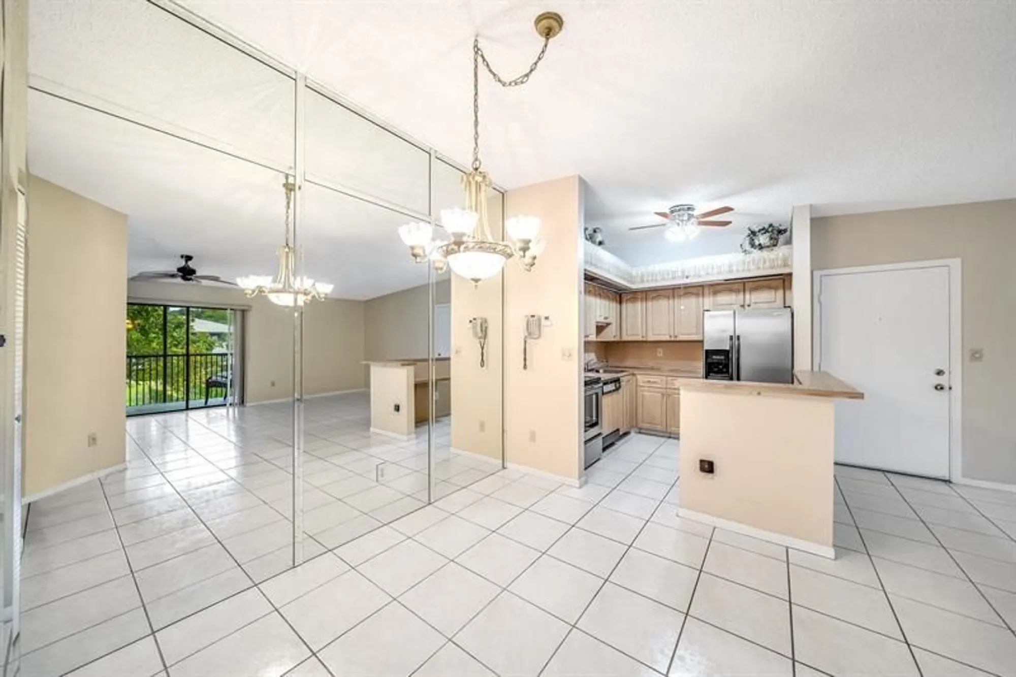 Property Slideshow image 13 of 30 | 9933 n belfort cir 201, Tamarac, FL, 33321