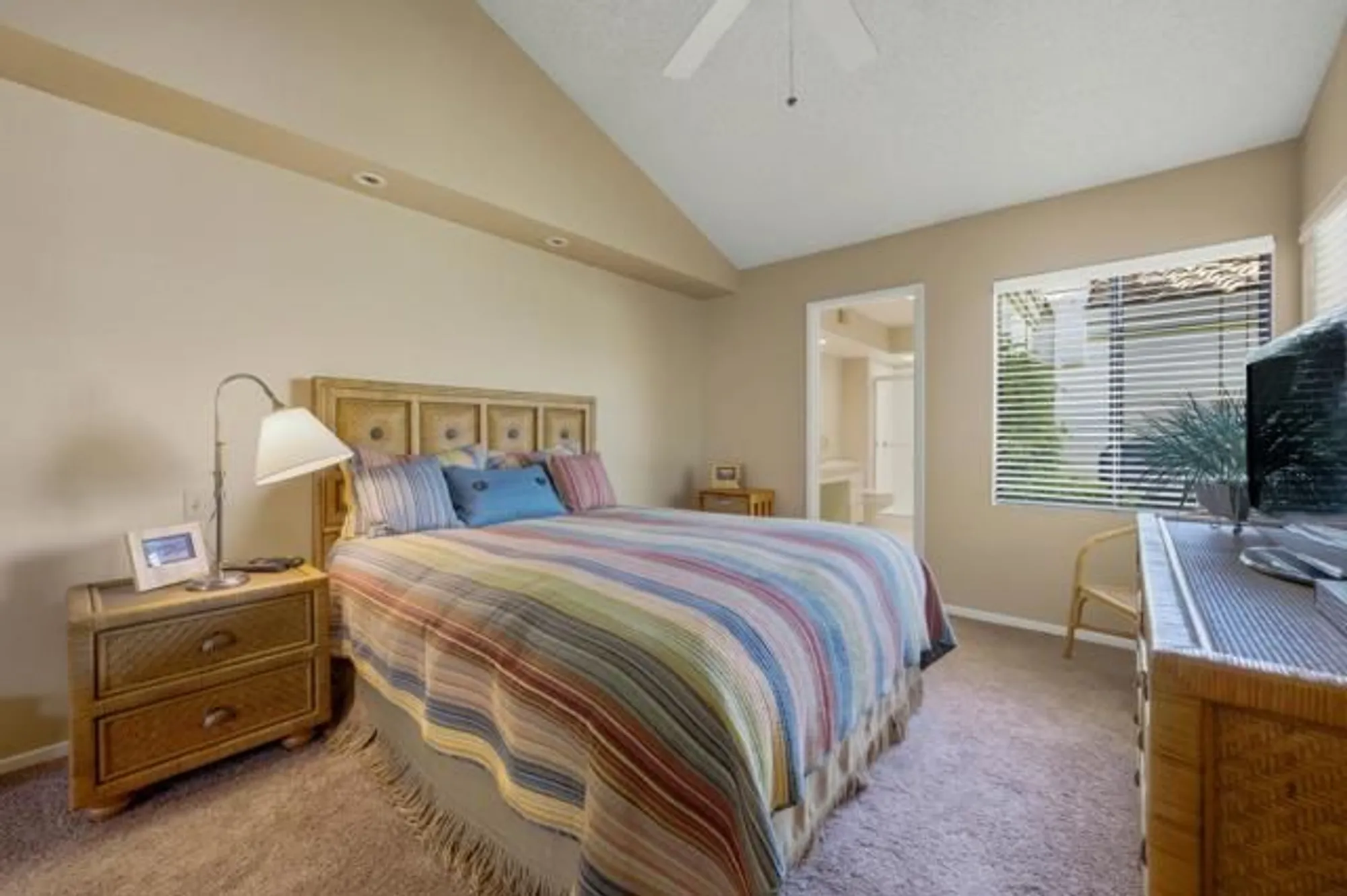 Property Slideshow image 9 of 26 | 54860 inverness way, La Quinta, CA, 92253