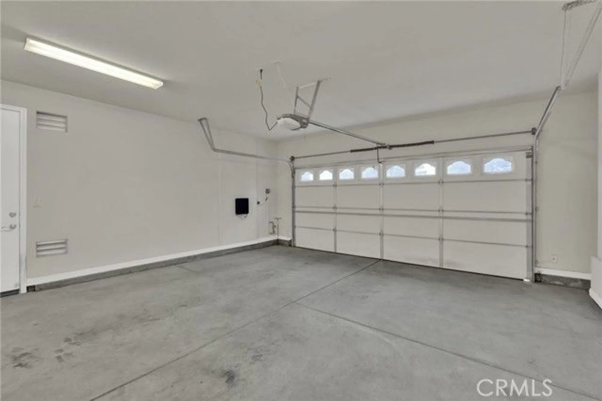 Property Slideshow image 26 of 40 | 11063 semmering ct, Apple Valley, CA, 92308