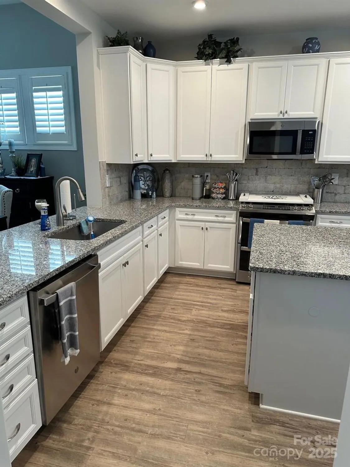 Property Slideshow image 6 of 46 | 12417 old iron ln, Charlotte, NC, 28215