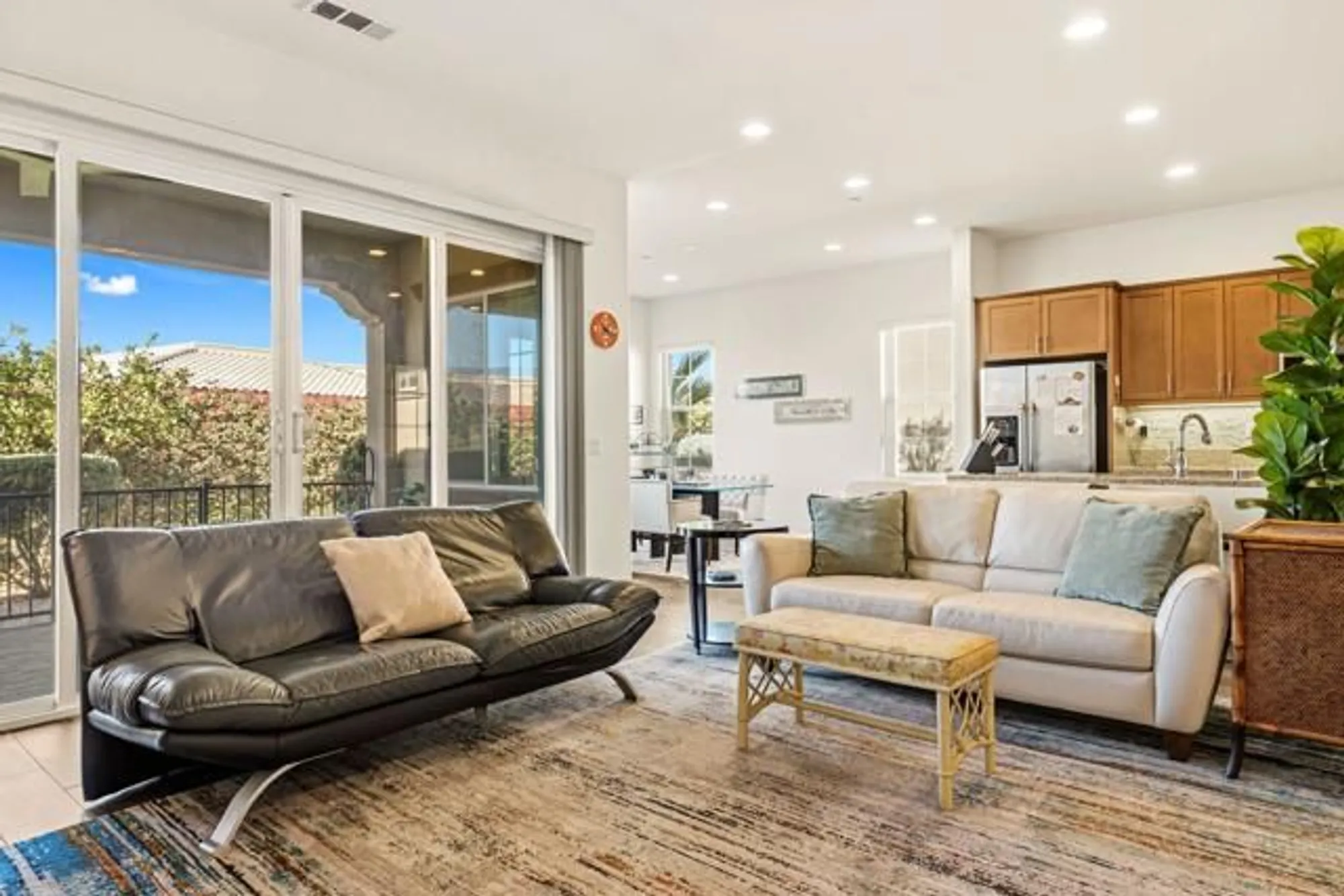 Property Slideshow image 13 of 55 | 3923 via amalfi, Palm Desert, CA, 92260