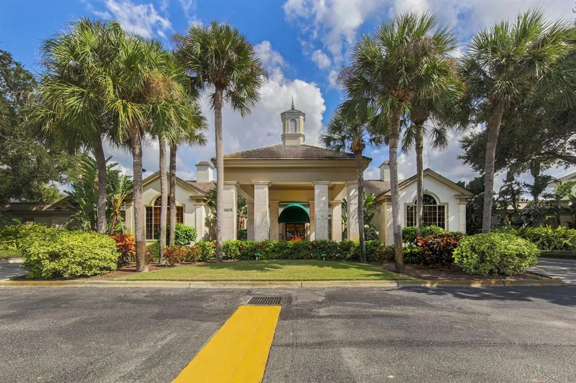 Property Slideshow image 29 of 34 | 10768 trophy dr, Englewood, FL, 34223