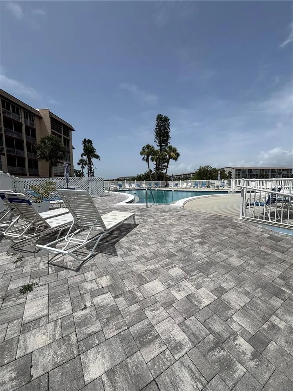 Property Slideshow image 21 of 22 | 3951 lake bayshore dr f408, Bradenton, FL, 34205