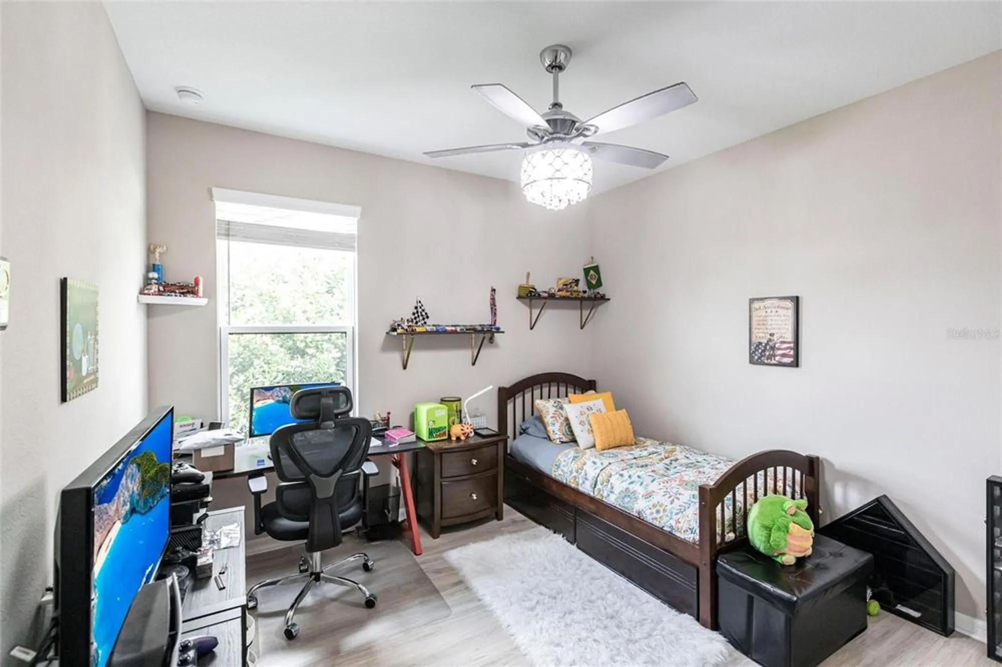 Property Slideshow image 22 of 37 | 16524 paynes mill dr, Bradenton, FL, 34211