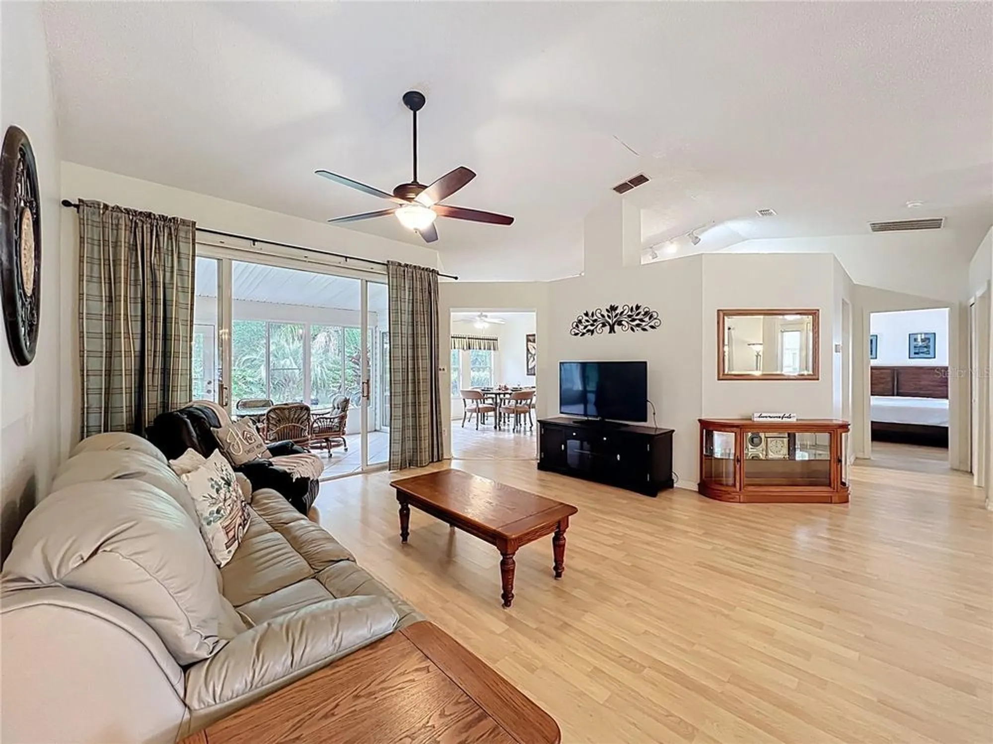Property Slideshow image 8 of 58 | 5053 el destino dr, Leesburg, FL, 34748