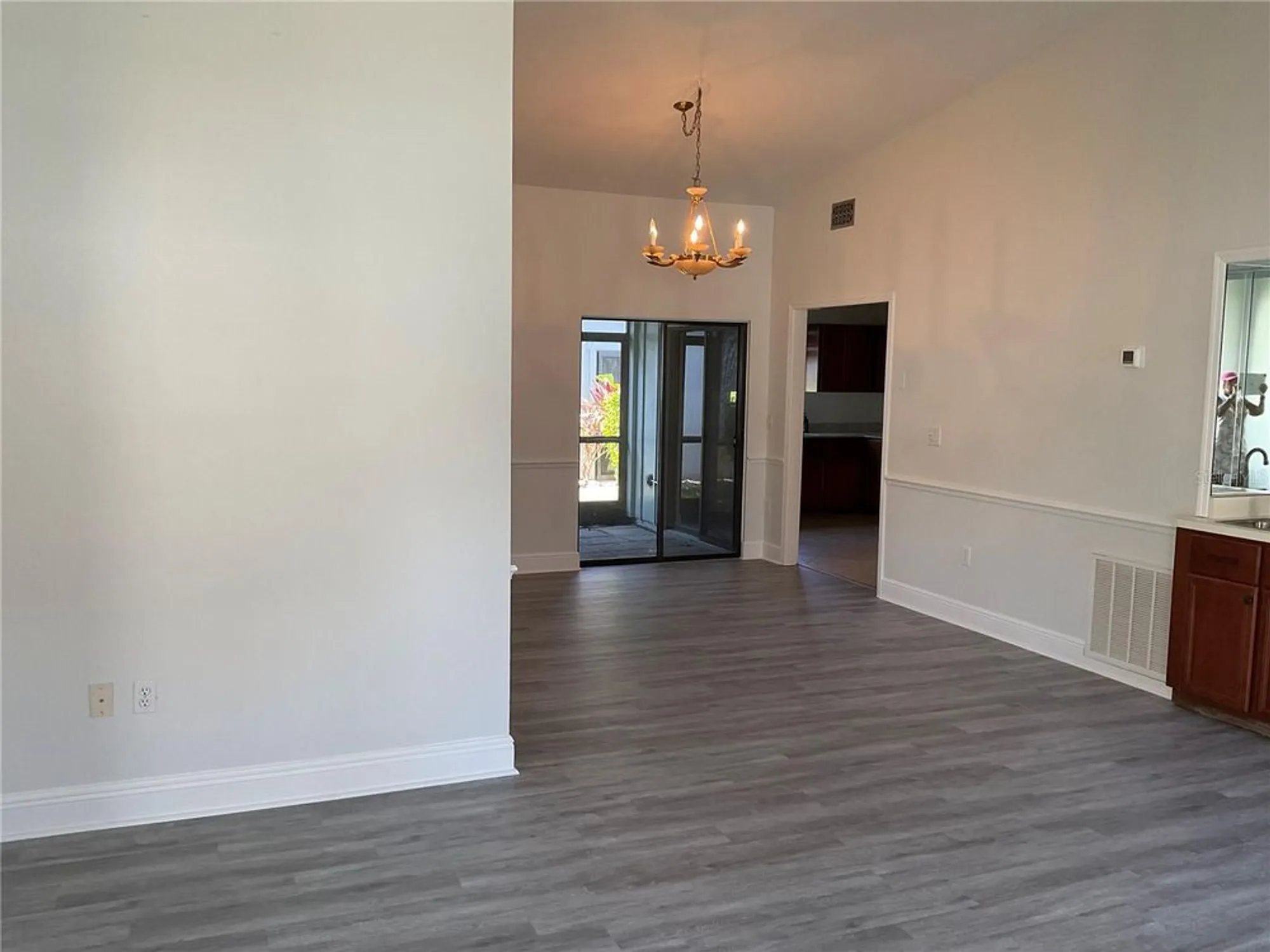 Property Slideshow image 13 of 28 | 7861 pine trace dr # 7861, Sarasota, FL, 34243