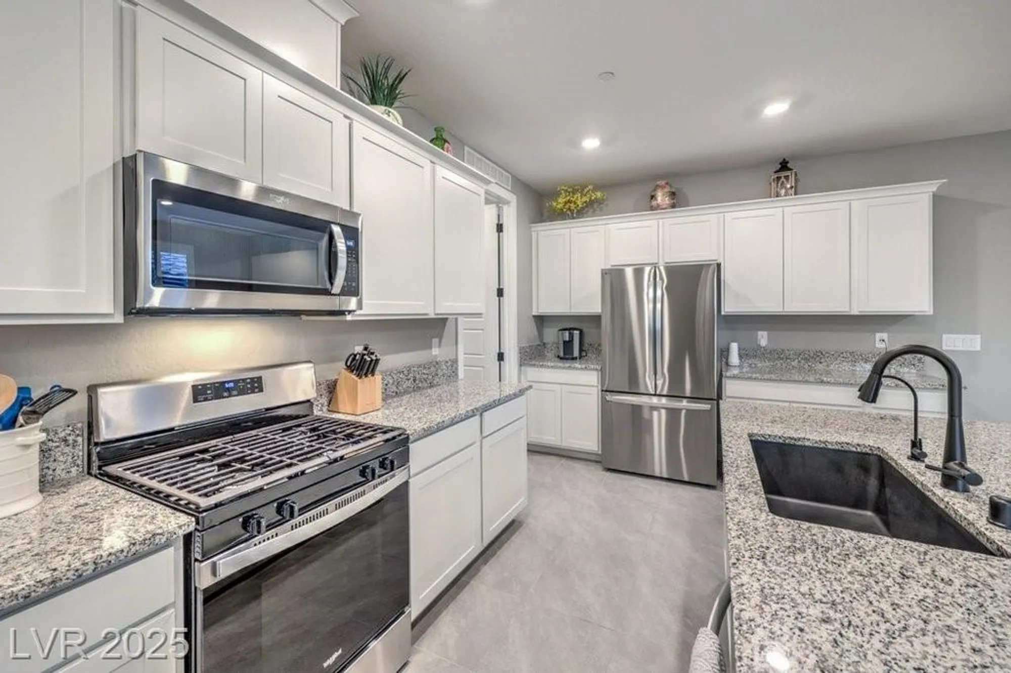 Property Slideshow image 11 of 48 | 70 lake bluff ct, Henderson, NV, 89011