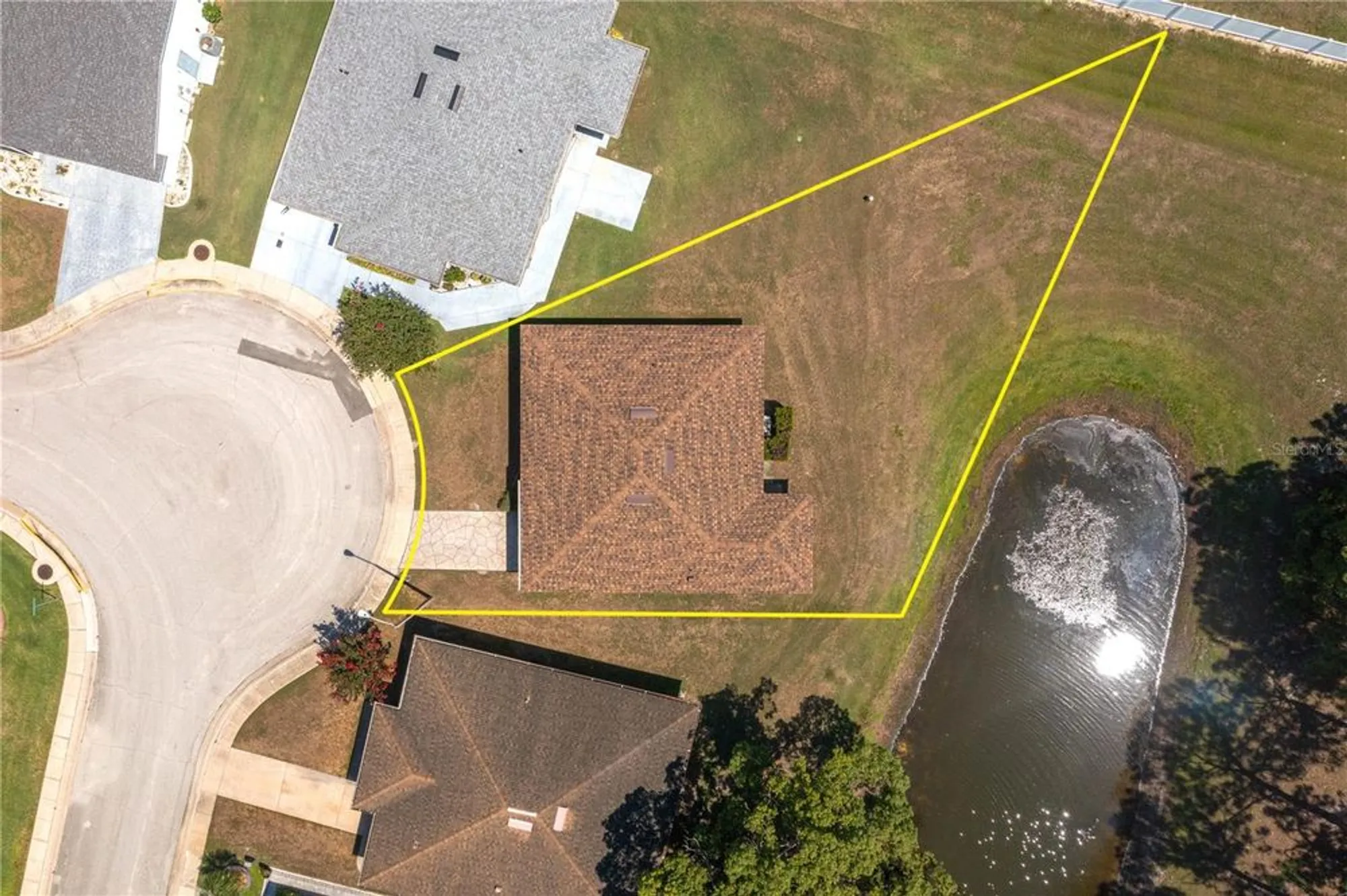 Property Slideshow image 6 of 38 | 3245 prairie dunes cir, Lakeland, FL, 33810