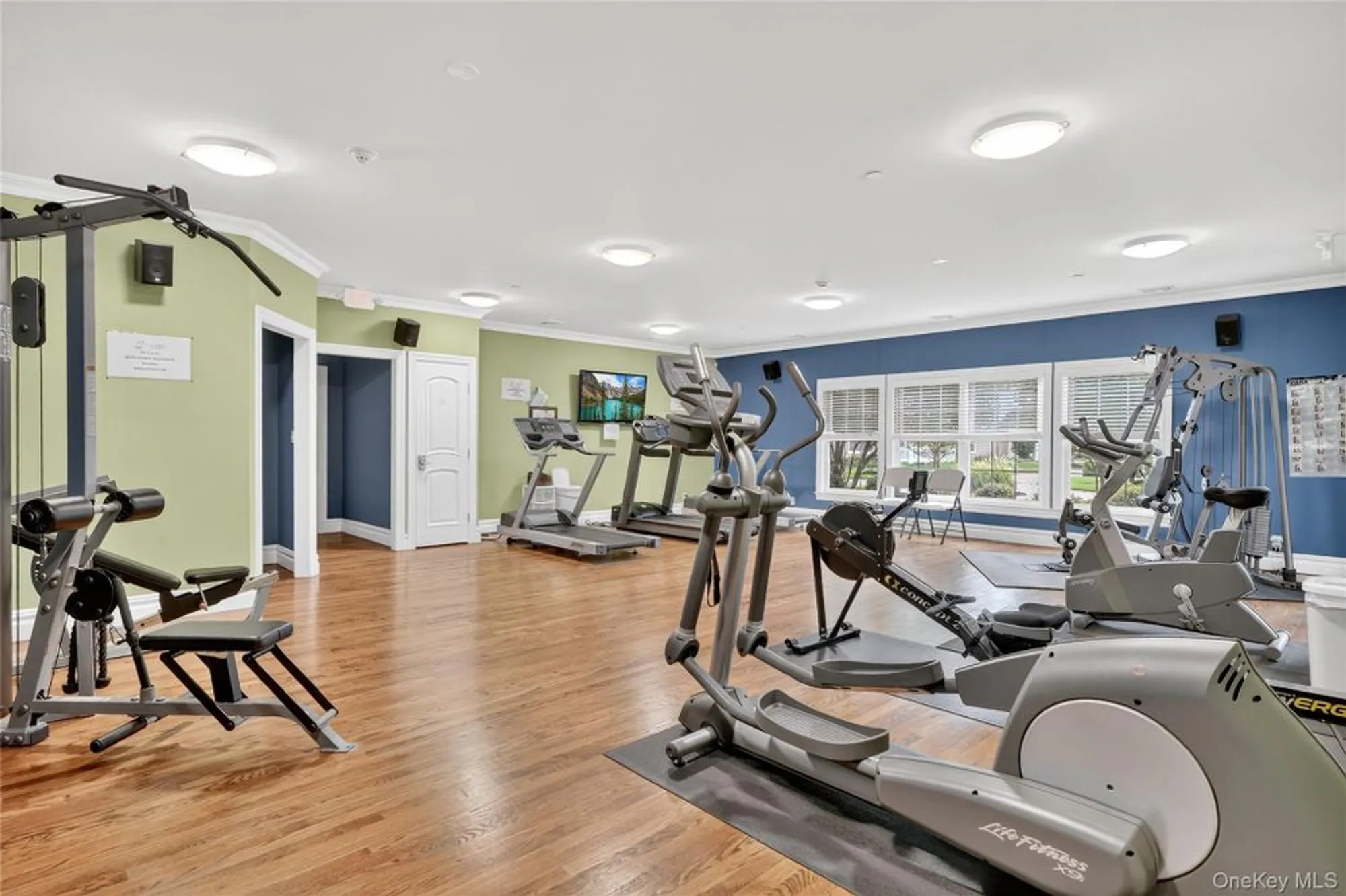Property Slideshow image 34 of 48 | 41 michael roberts ct, Pearl River, NY, 10965