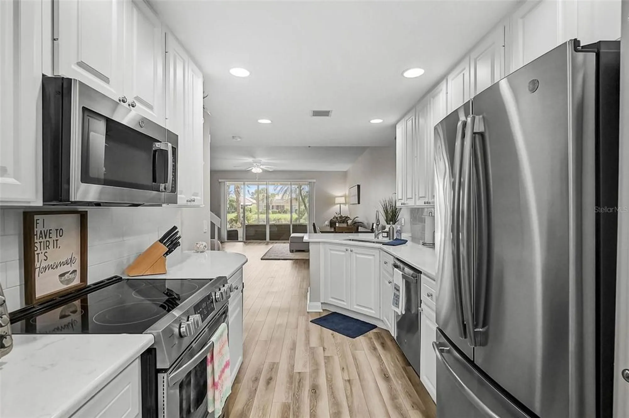 Property Slideshow image 12 of 51 | 1737 burgos dr, Sarasota, FL, 34238