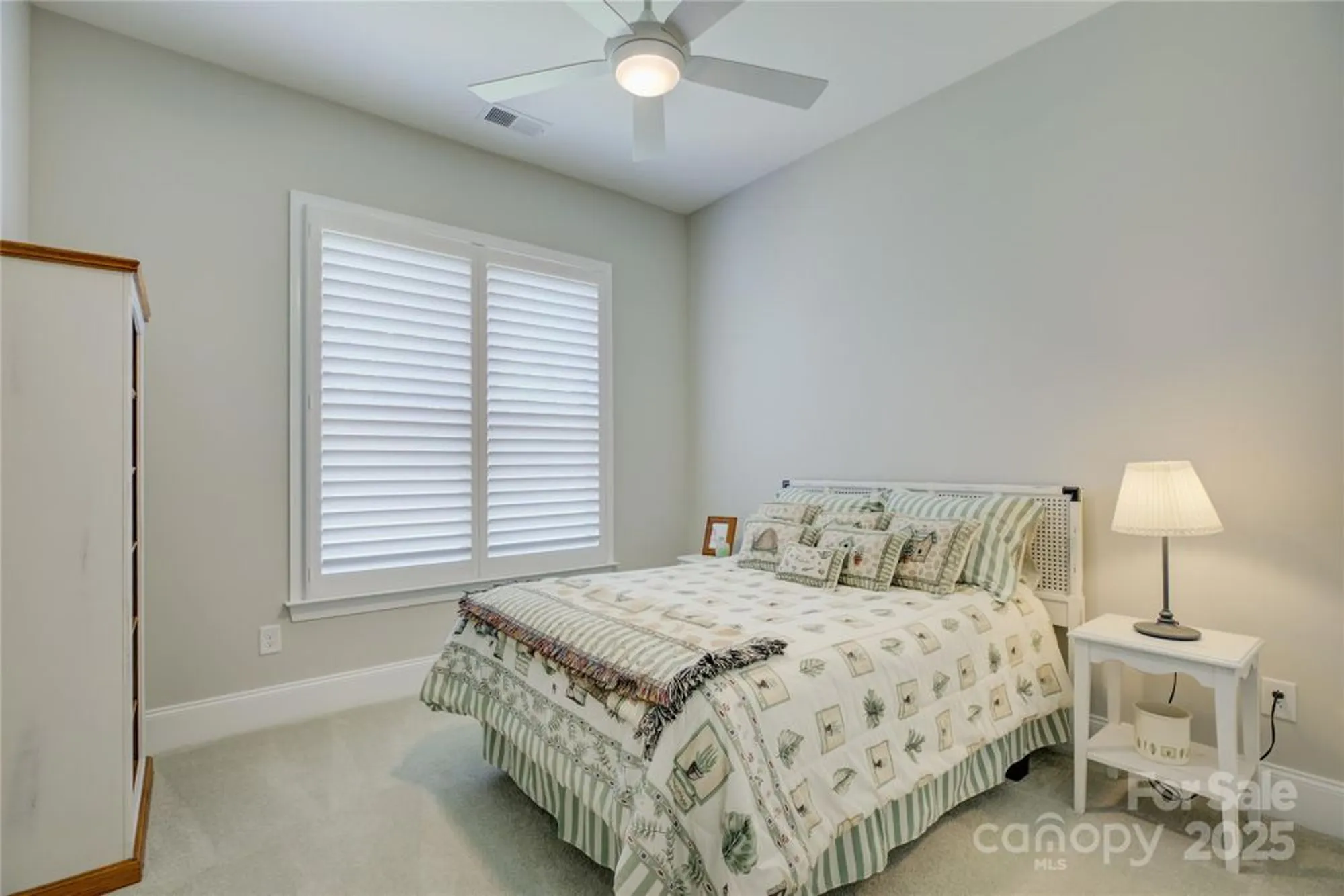 Property Slideshow image 28 of 48 | 16010 vale ridge dr, Charlotte, NC, 28278