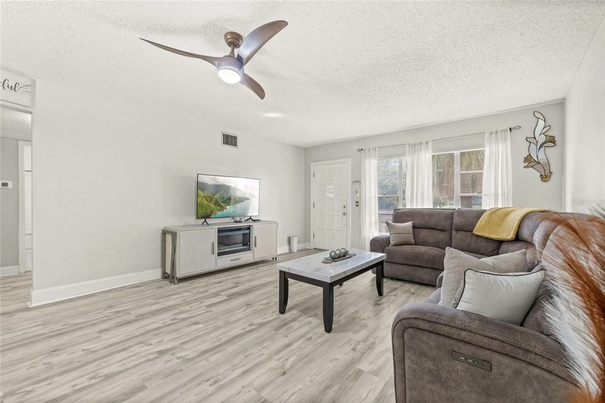 Property Slideshow image 5 of 42 | 2416 world parkway blvd 26, Clearwater, FL, 33763