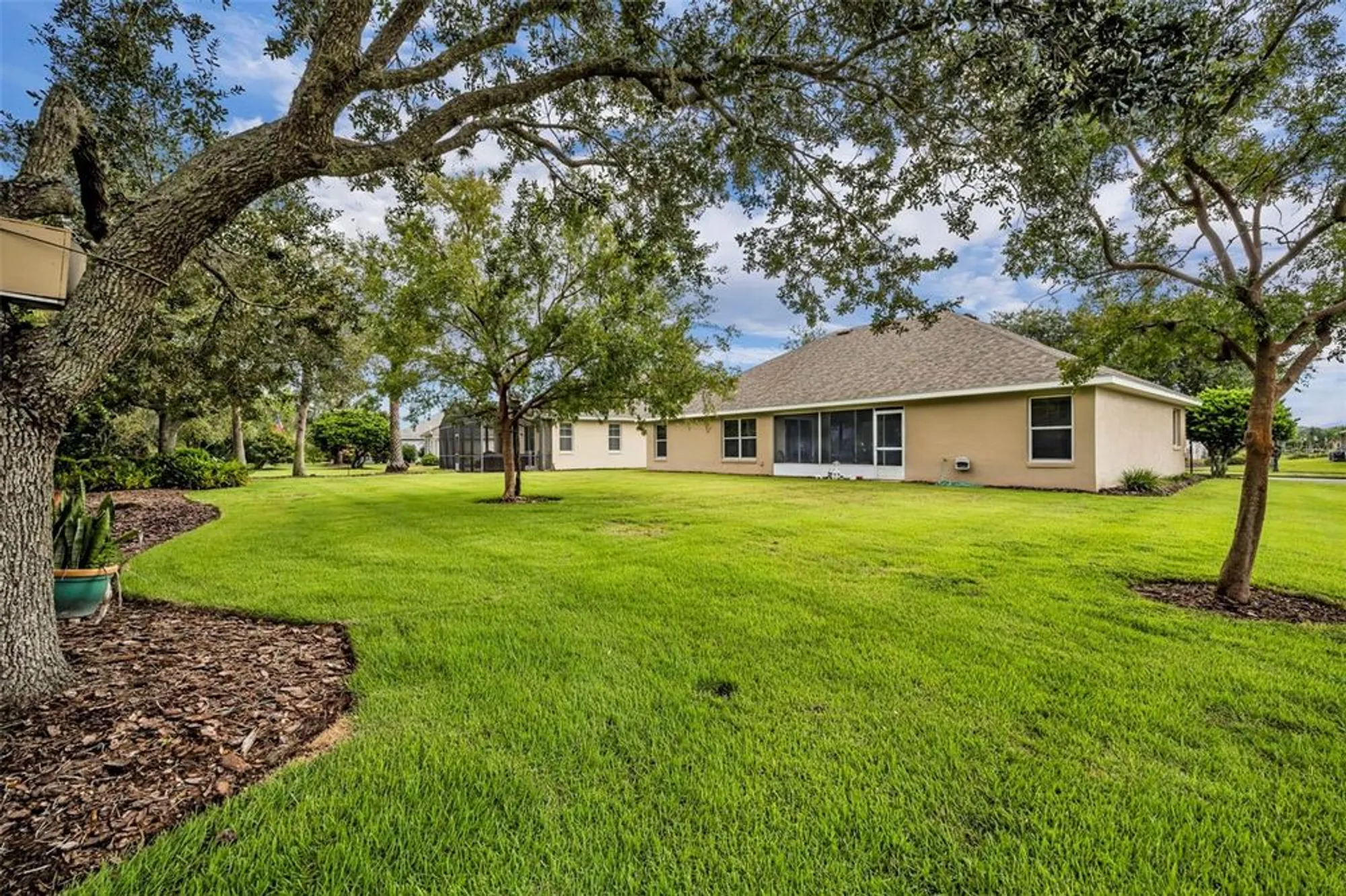 Property Slideshow image 11 of 50 | 8923 bridgeport bay cir, Mount Dora, FL, 32757