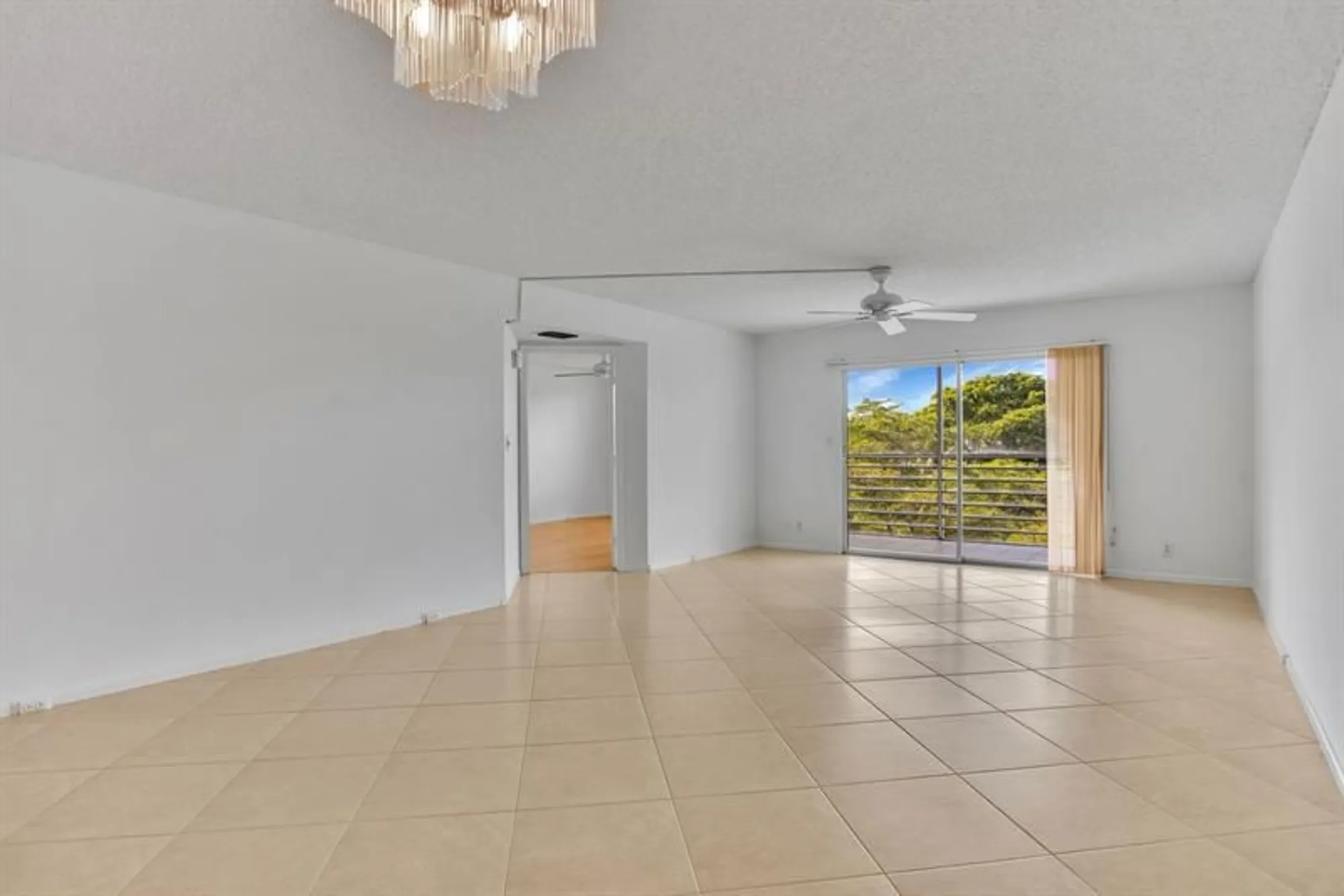 Property Slideshow image 12 of 30 | 1601 abaco dr d4, Coconut Creek, FL, 33066
